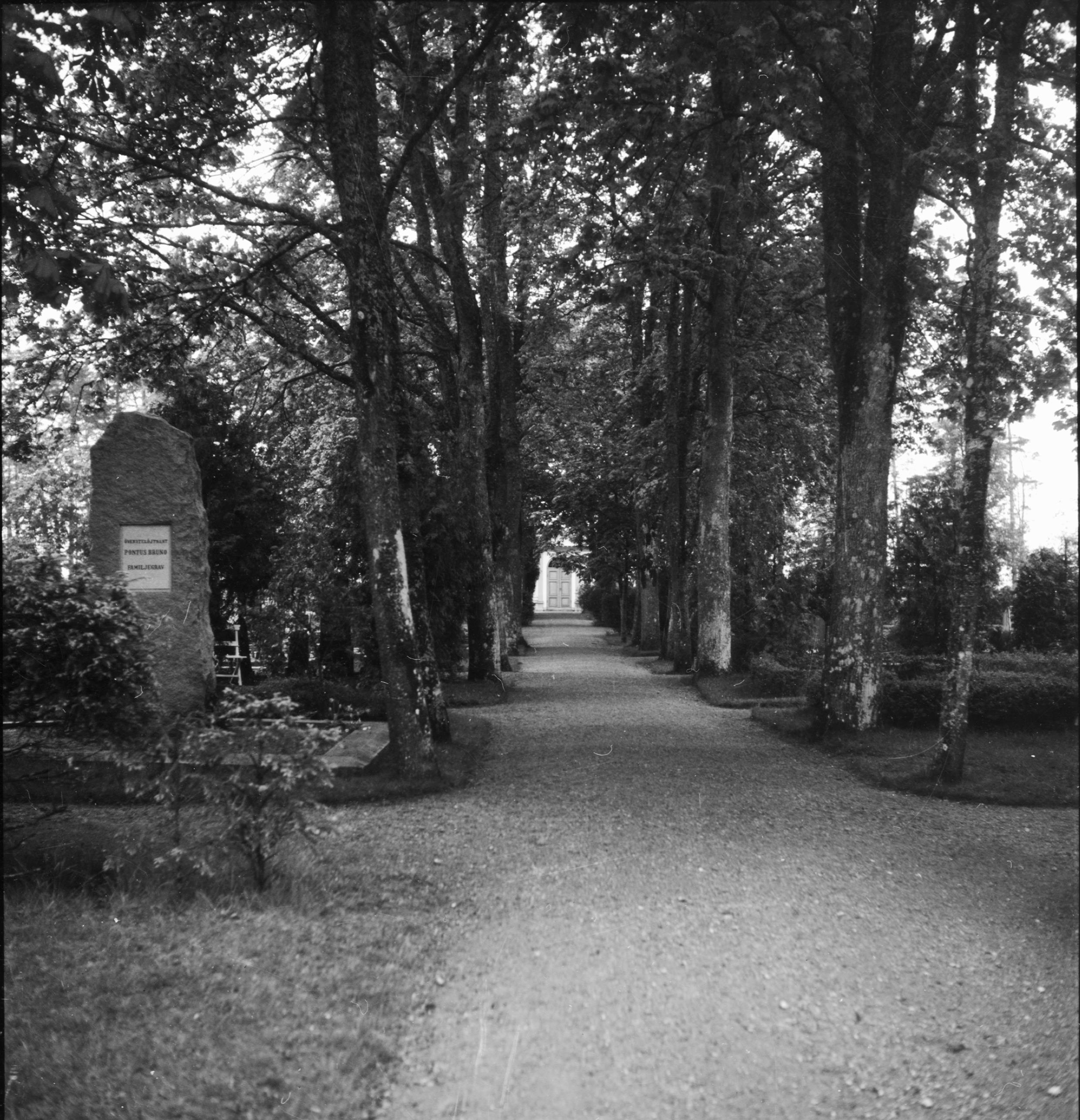 Per Olof Westlund, Karlsborgs gravkapell Med kyrkogård