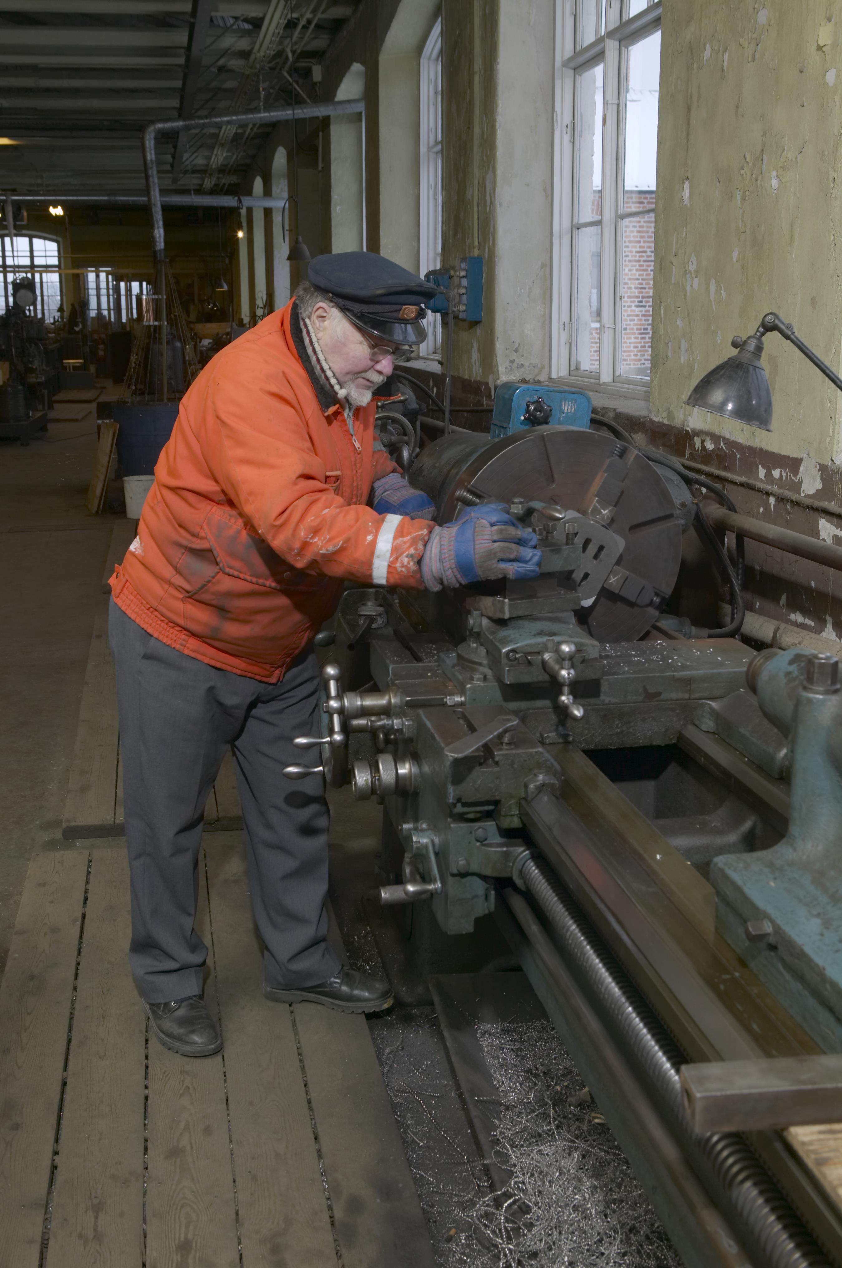 Bengt A Lundberg, Pythagoras motorfabrik