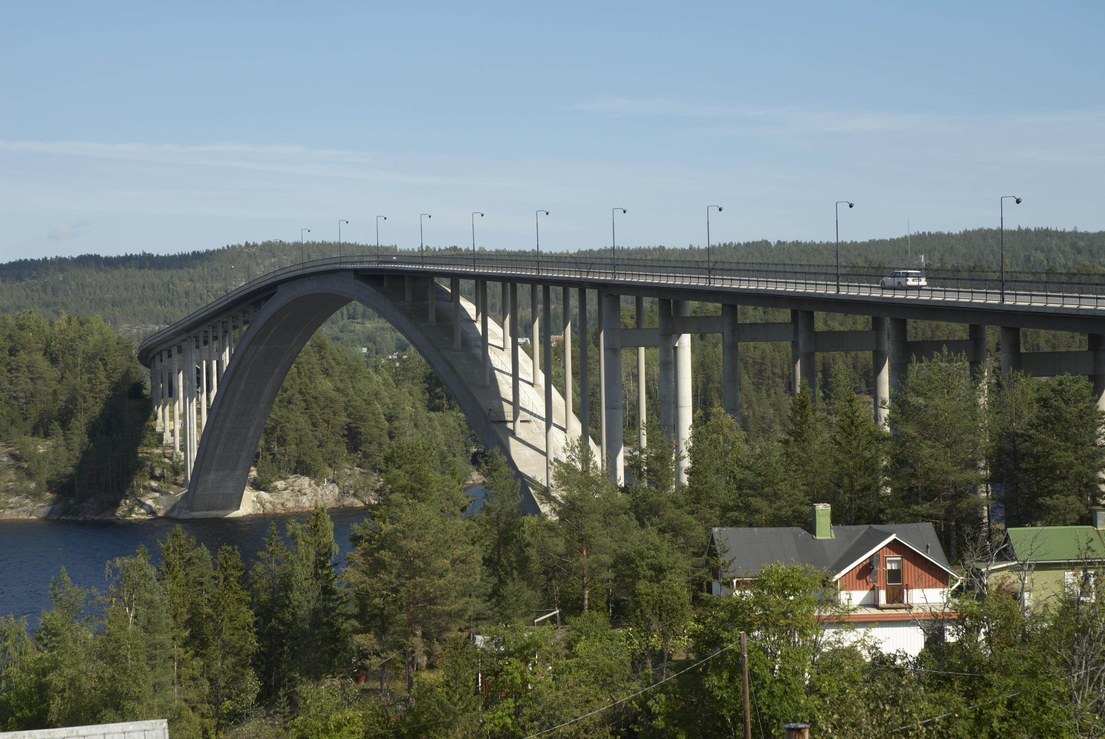 Bengt A Lundberg, Sandöbron