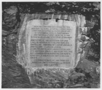 Skålleruds socken, minnesstenar