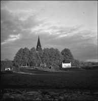 Överenhörna kyrka