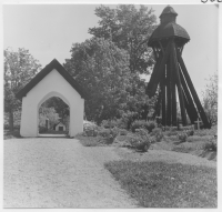 Blacksta kyrka med klockstapel