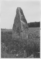 Runsten 1 kilometer Norr om Viks säteri