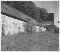 Vendels kyrka, kyrkogårdsmur och port