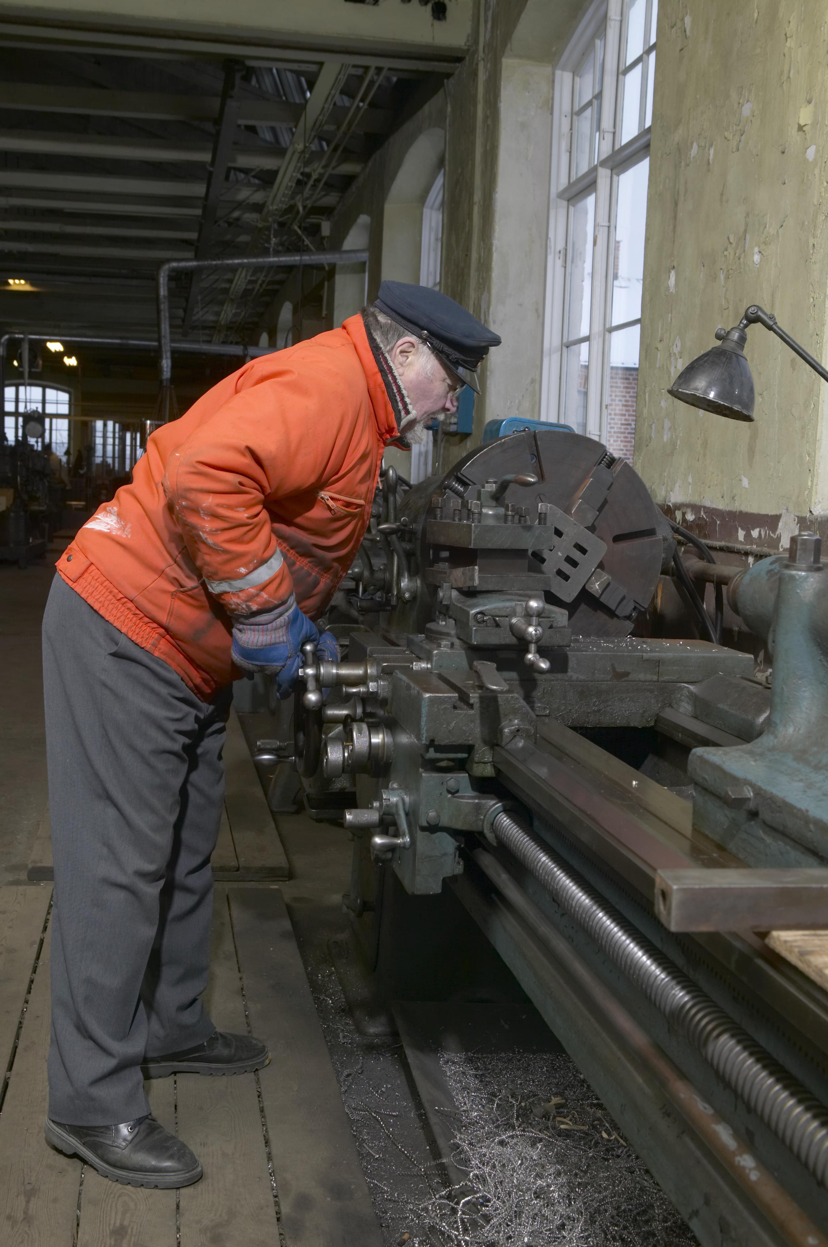 Bengt A Lundberg, Pythagoras motorfabrik