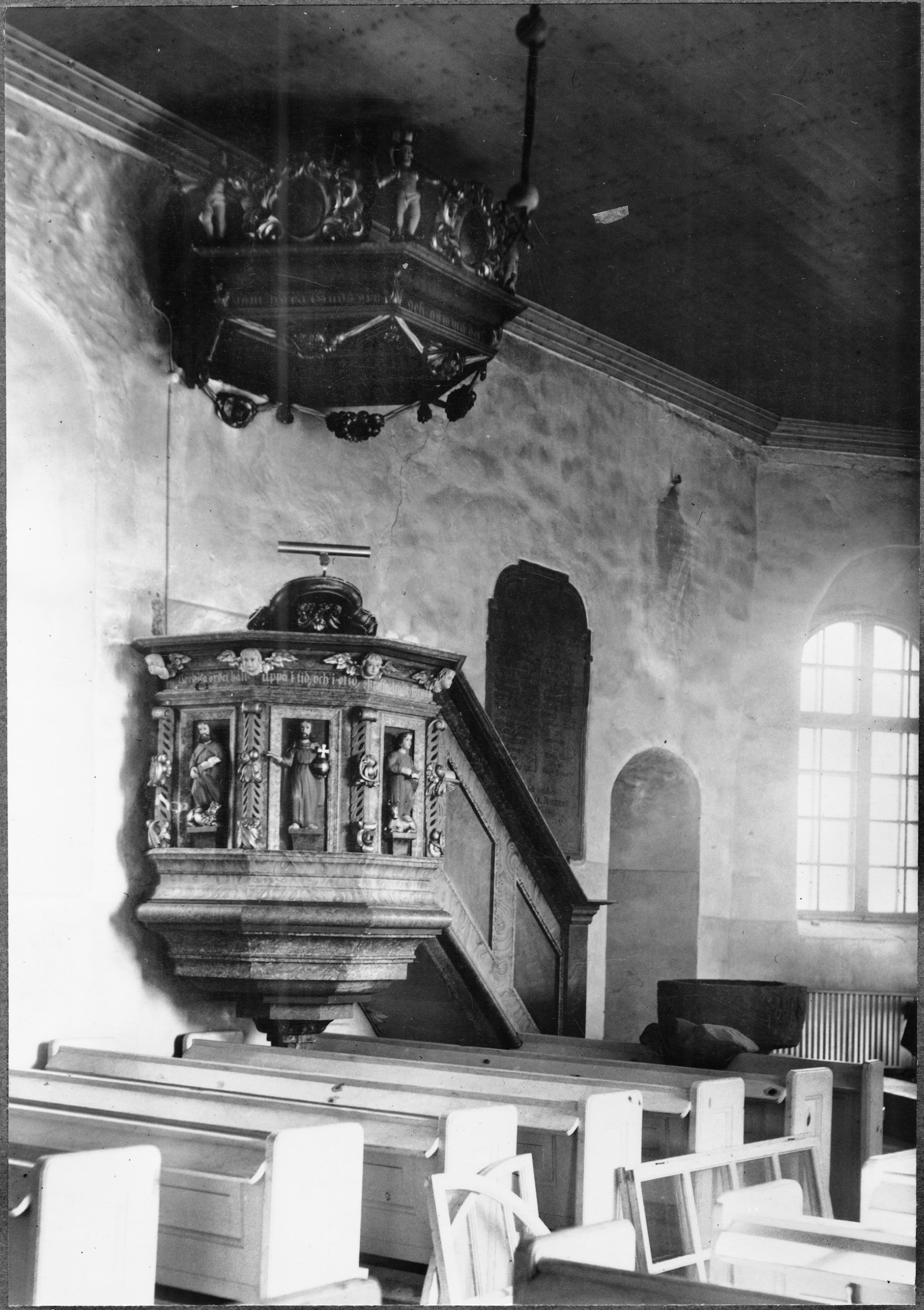 Olle Hellström, Od kyrka