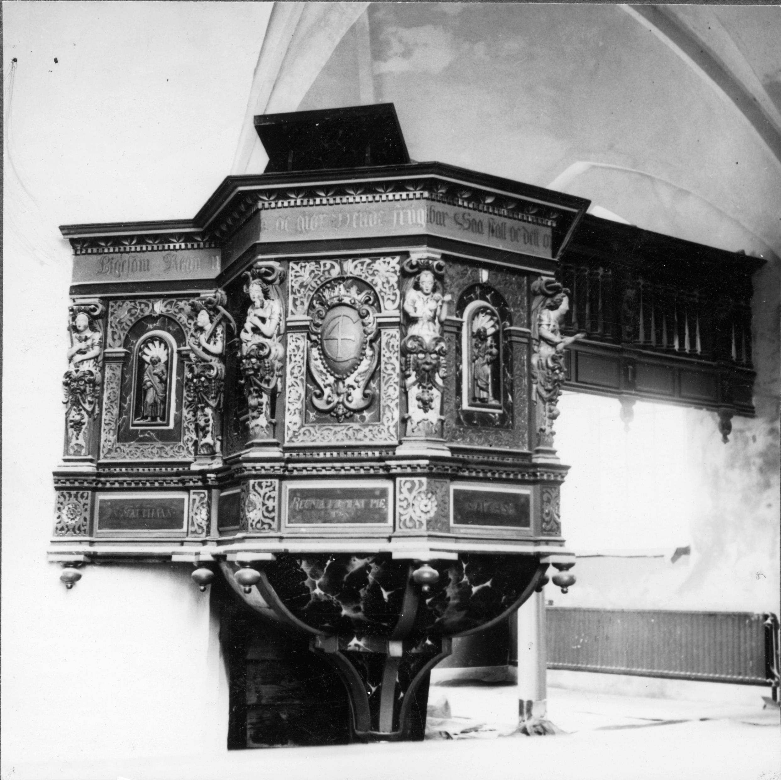 Osvald Owald, Raus kyrka