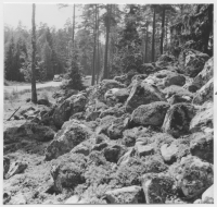 Länna socken, kanske ett gravröse