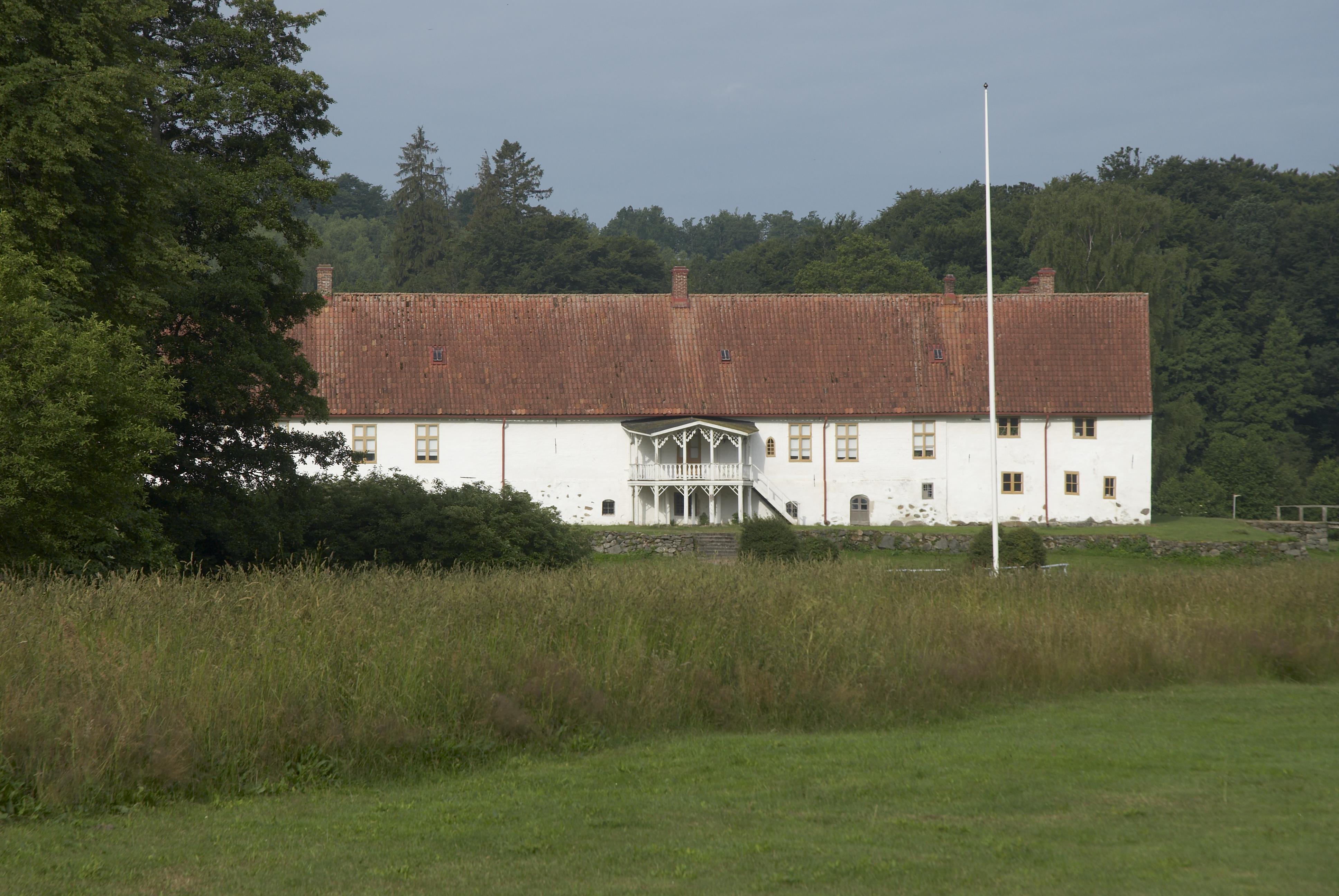 Bengt A Lundberg, Hovdala slott