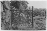 Getinge socken, järnsmidda kyrkogårdsgrindar