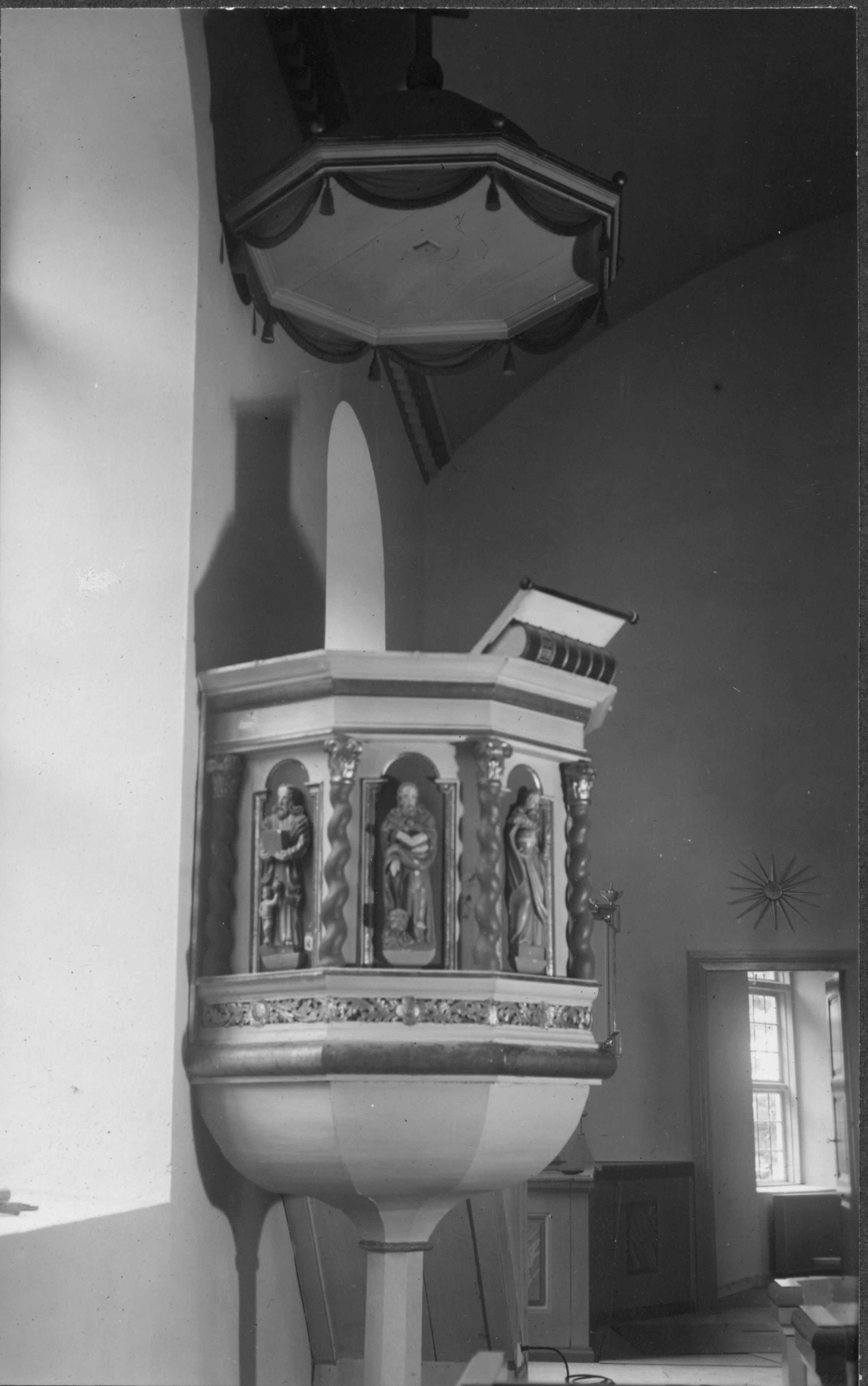 Thorbjörn Engblad, Hössna kyrka