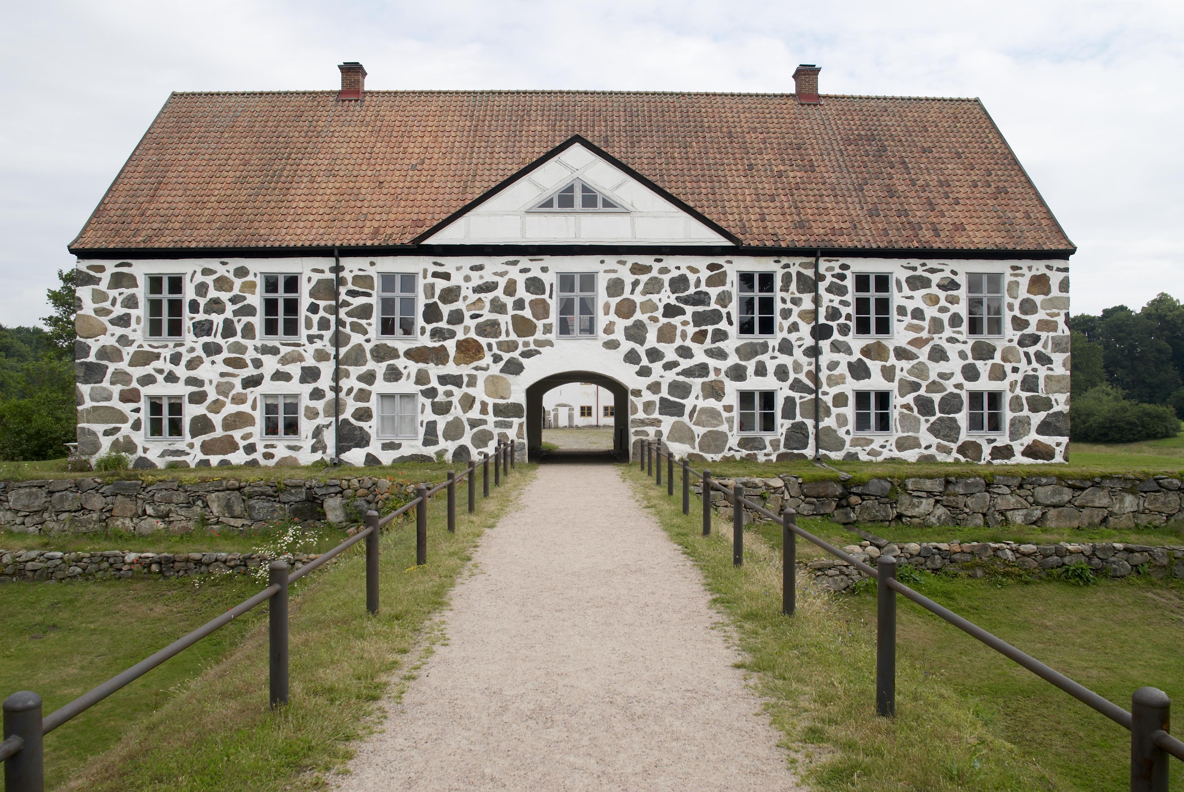 Bengt A Lundberg, Hovdala slott