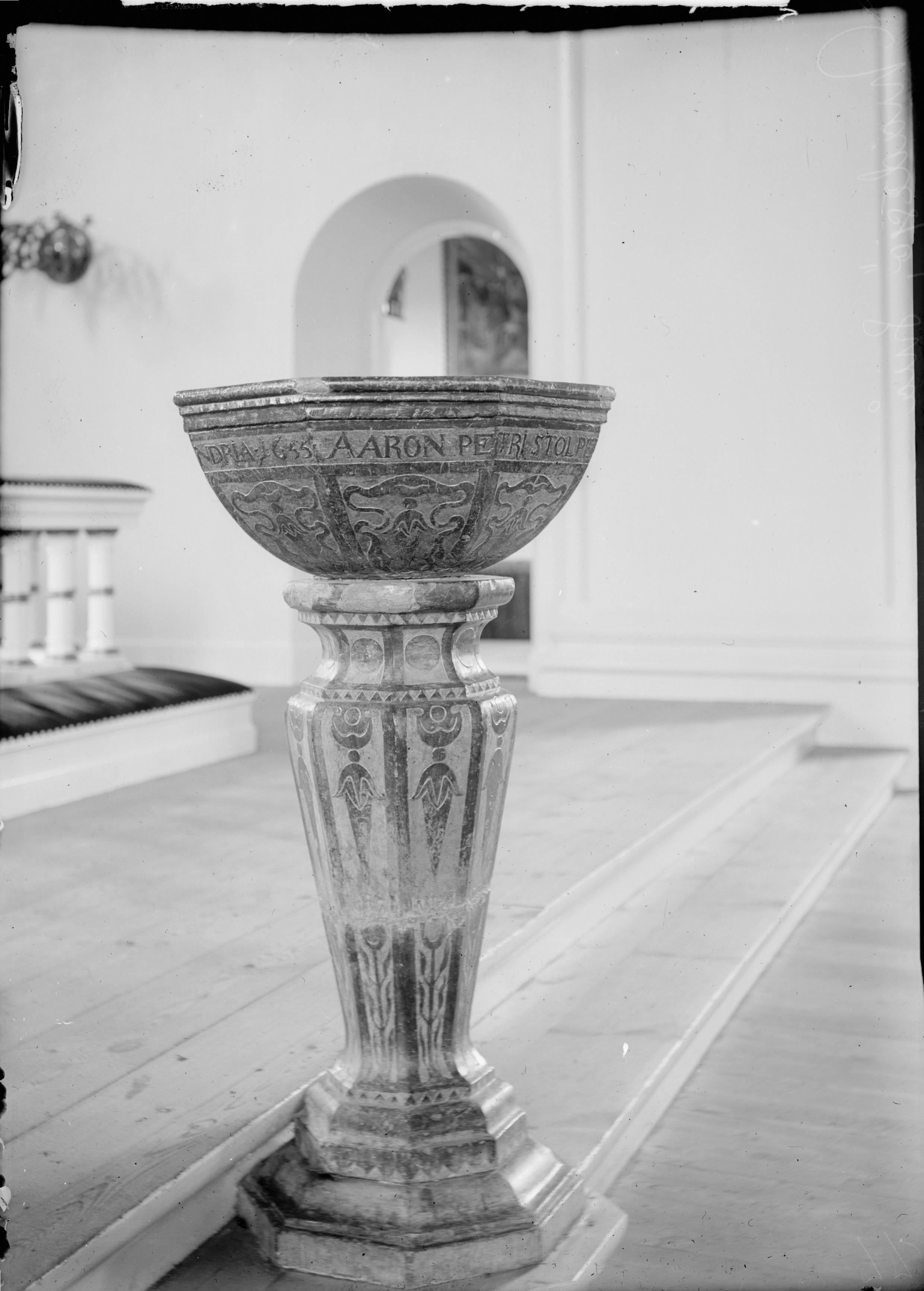 Manne Hofrén, Madesjö kyrka