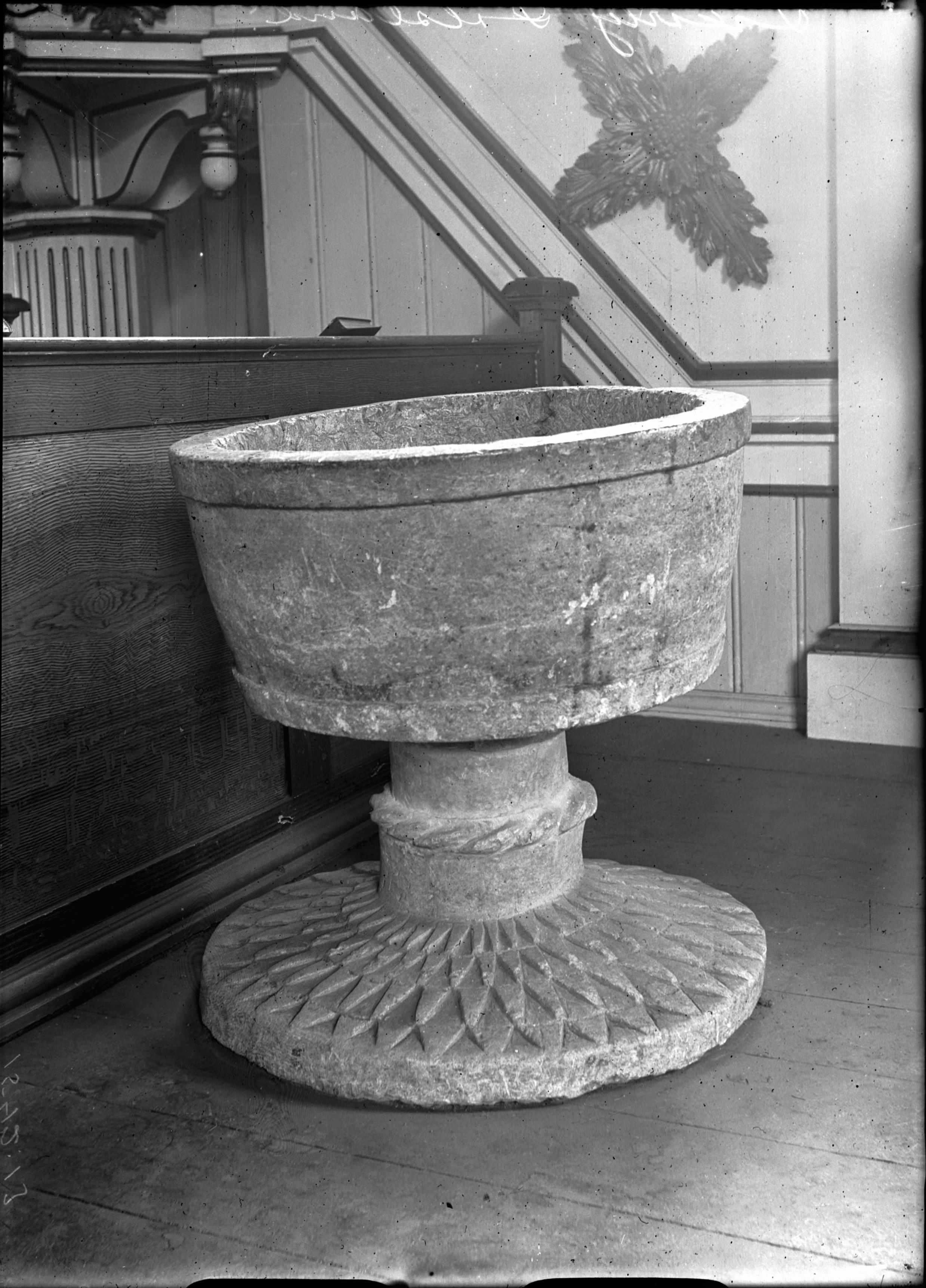 Bertil Waldén, Laxarby kyrka