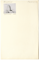 Bautasten öster om kyrkan.