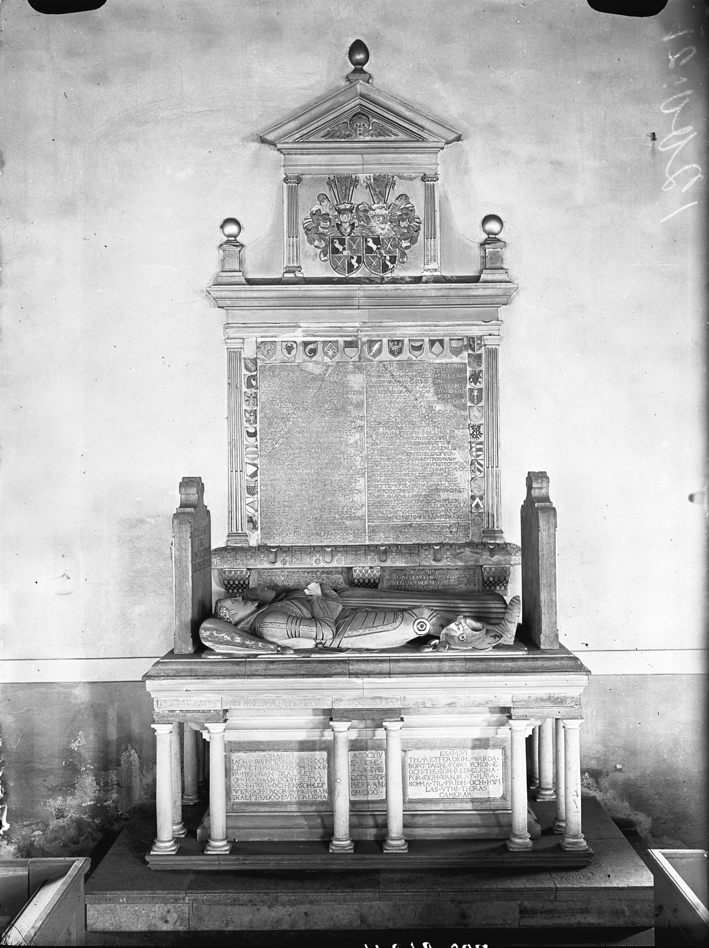 Nils Åzelius, Hölö kyrka