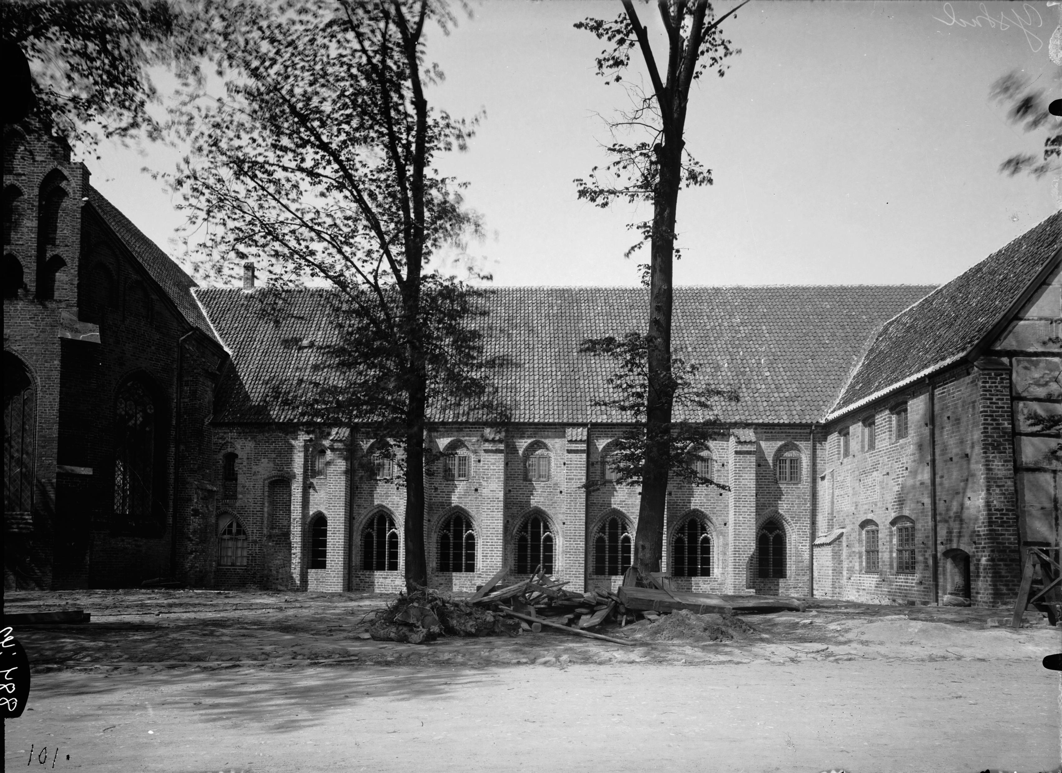 Anders Roland, Sankt Petri kyrka (klosterkyrkan)