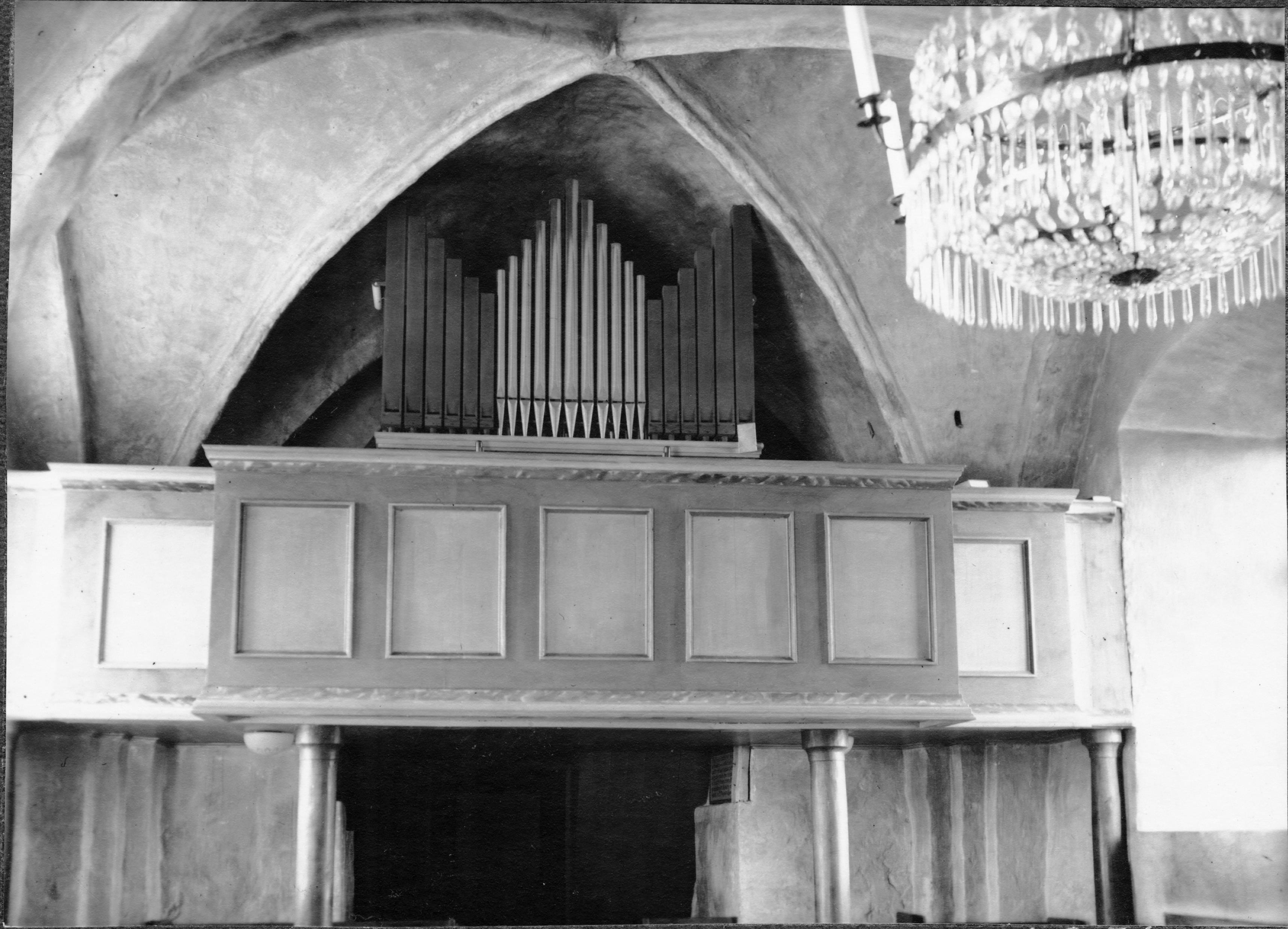 Adolf Niklasson, Lindärva kyrka