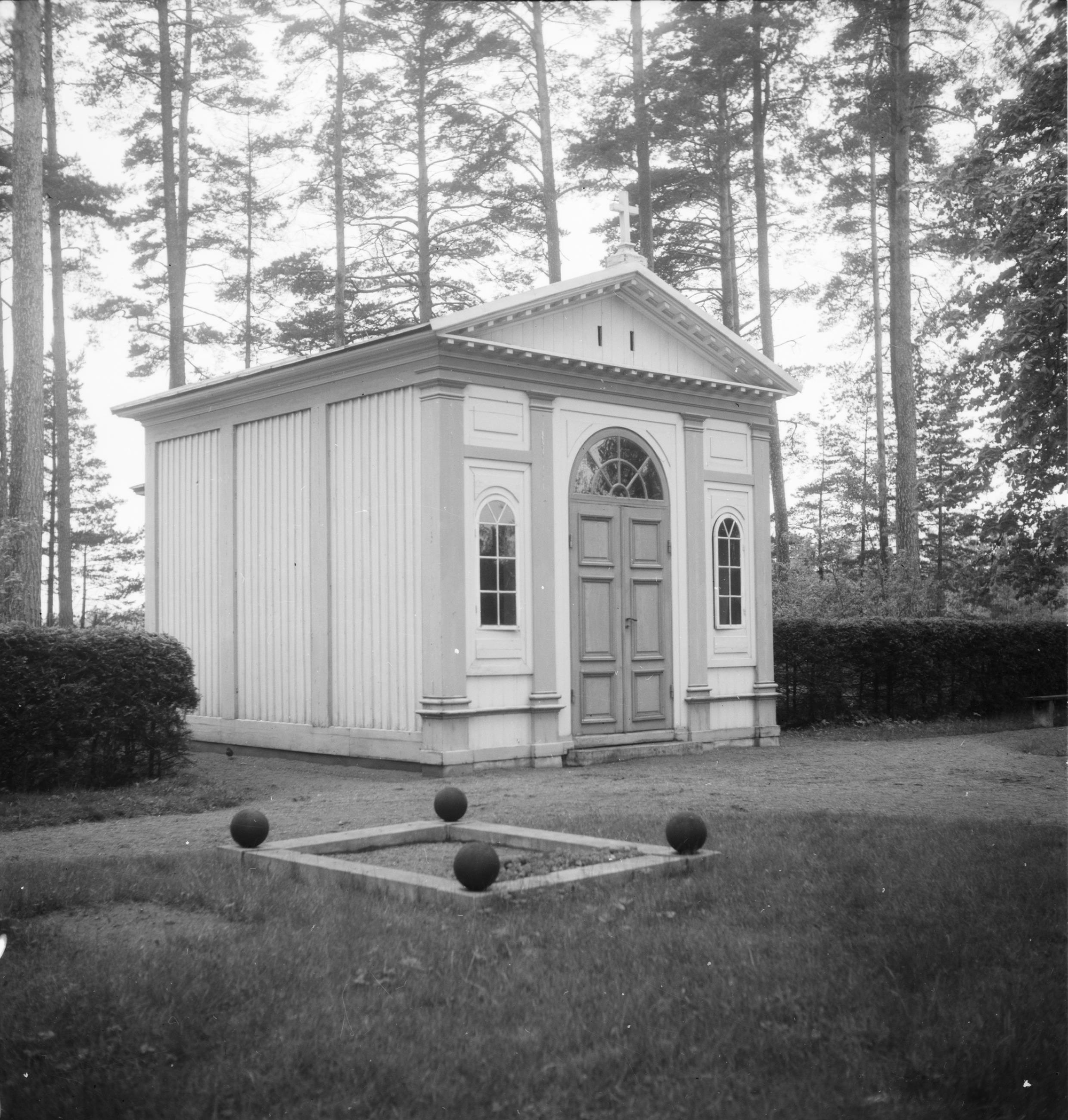Per Olof Westlund, Karlsborgs gravkapell Med kyrkogård