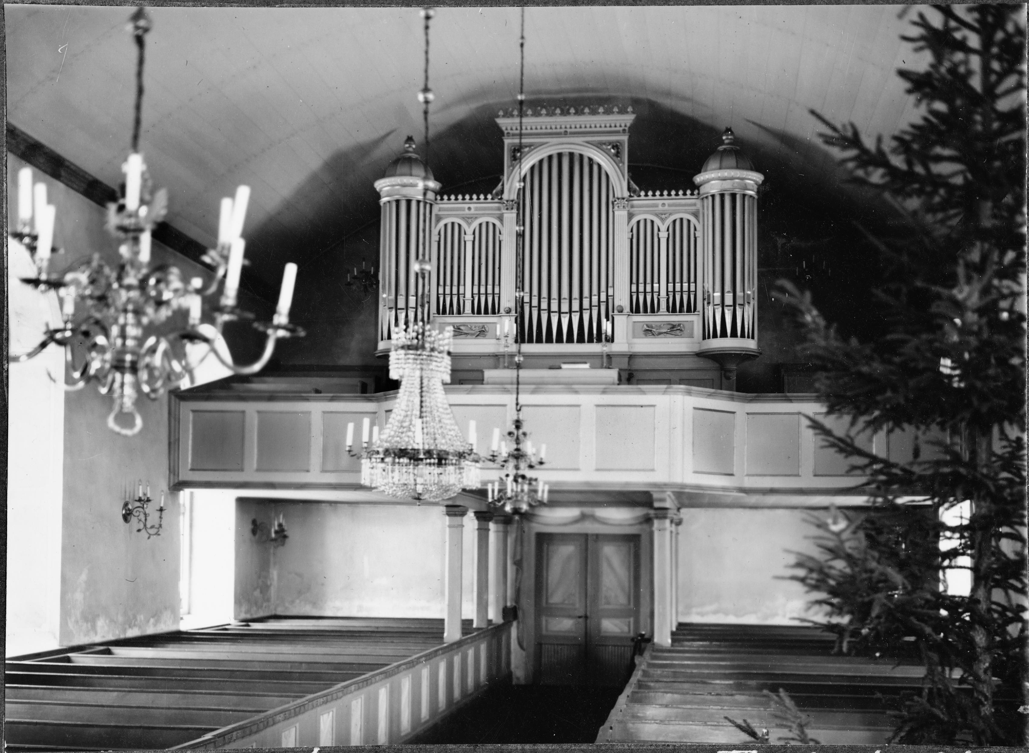 Olle Hellström, Skölvene kyrka