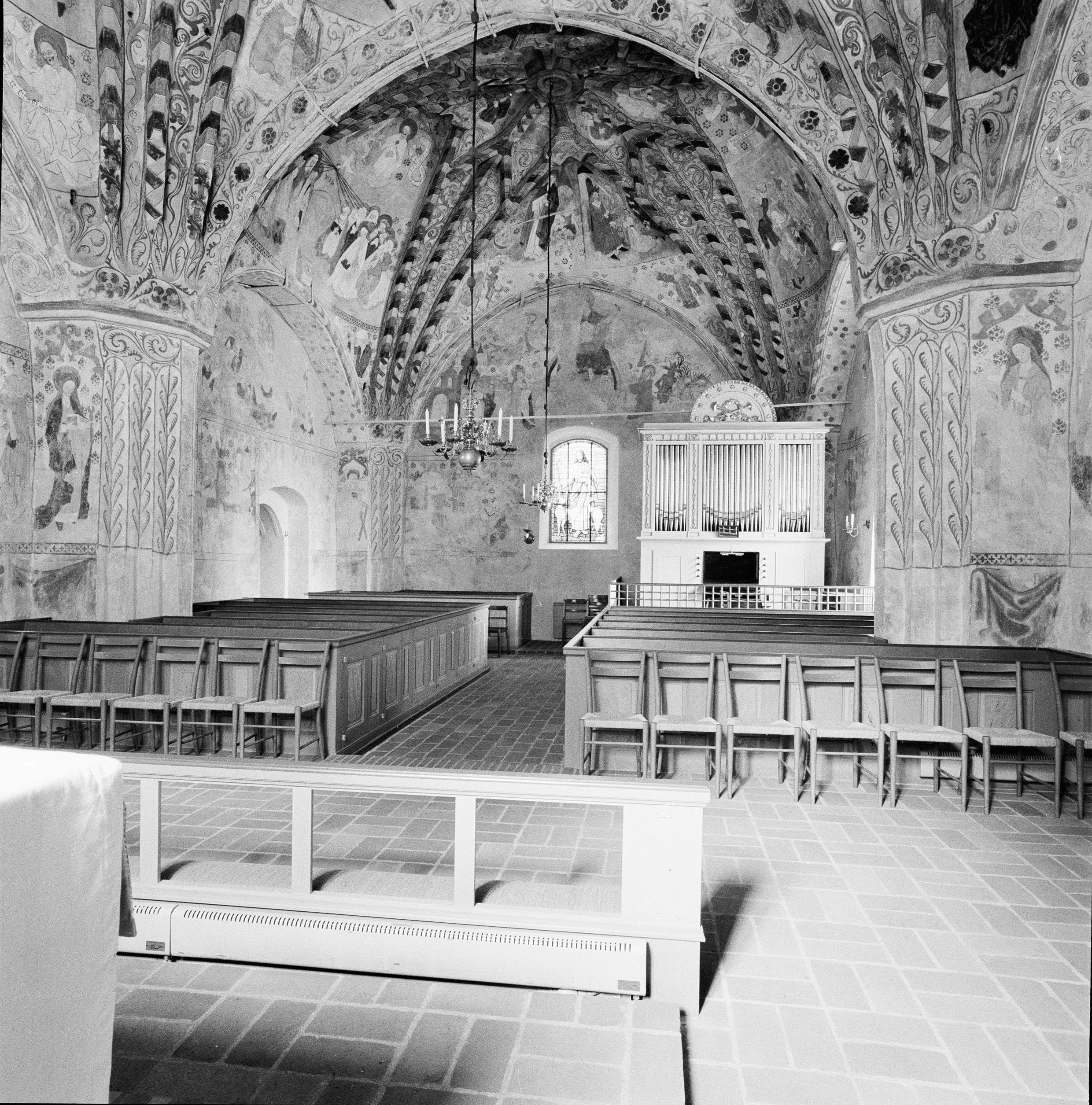 Nils Lagergren, Härnevi kyrka