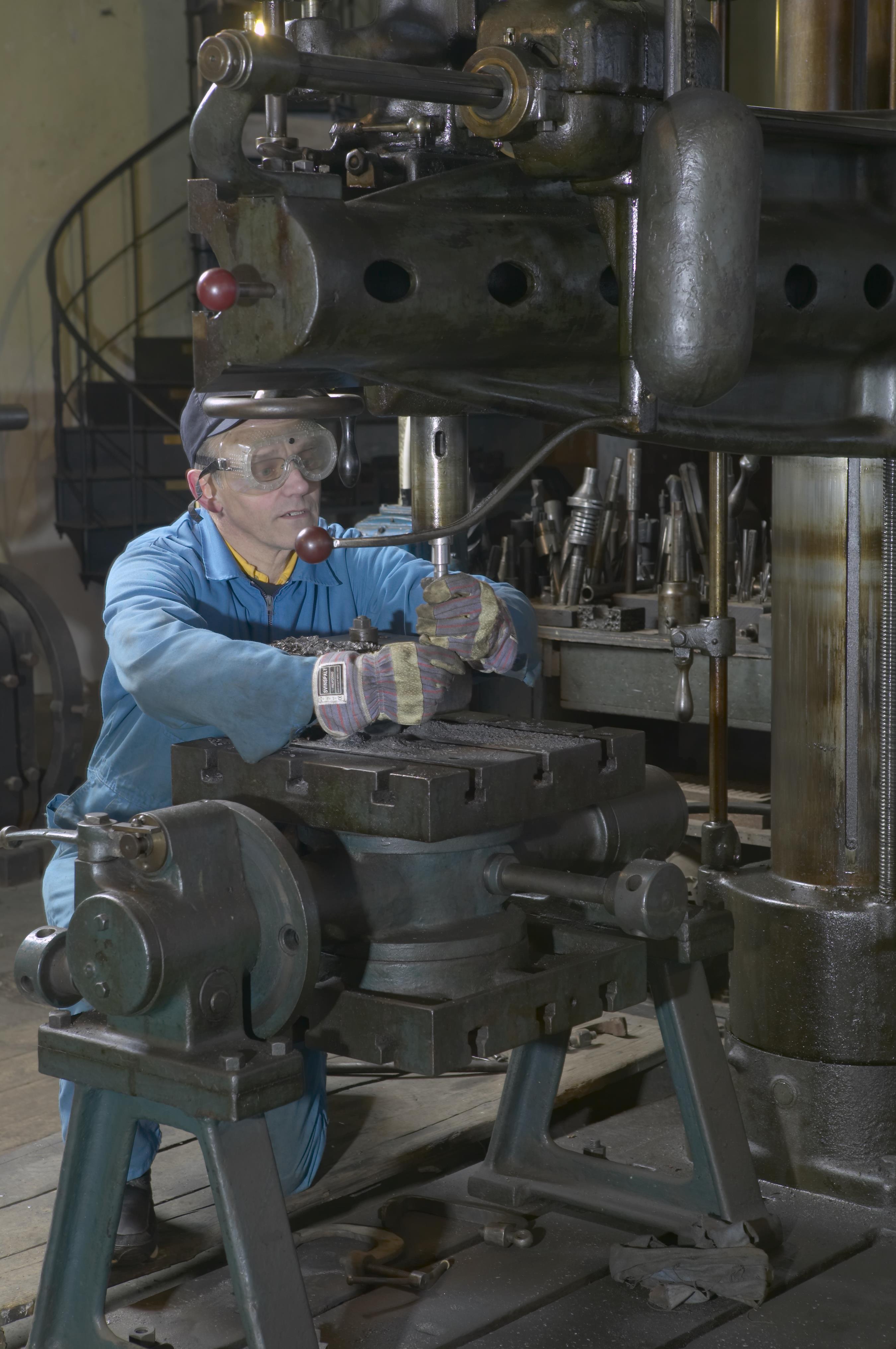 Bengt A Lundberg, Pythagoras motorfabrik