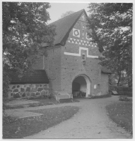 Vendels kyrka, kyrkogårdsmur och port