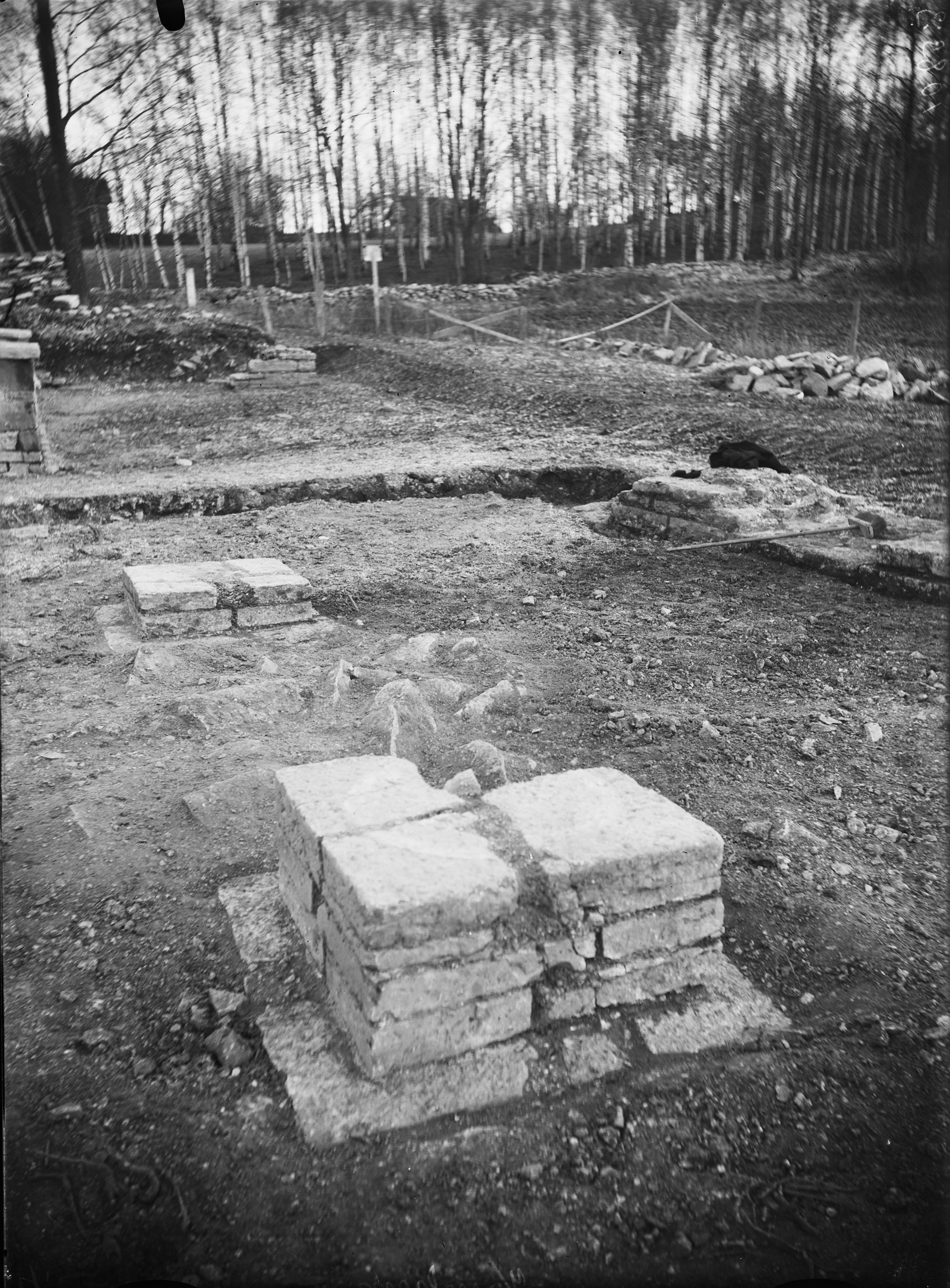 Axel Forssén, Varnhems klosterruin