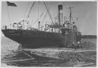 Kallerö, timmerlastning på båt