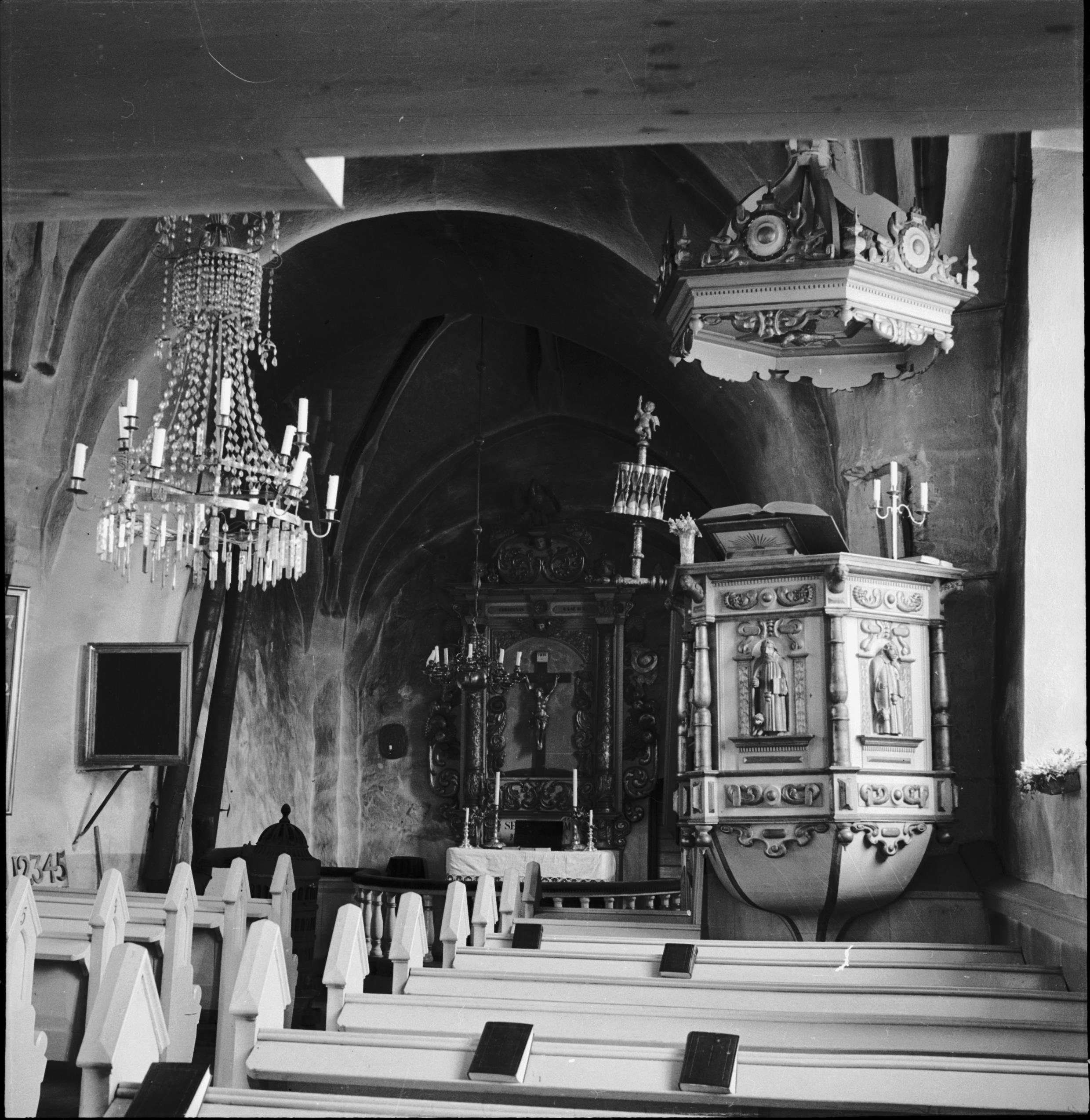 Ivar Schnell, Halla kyrka