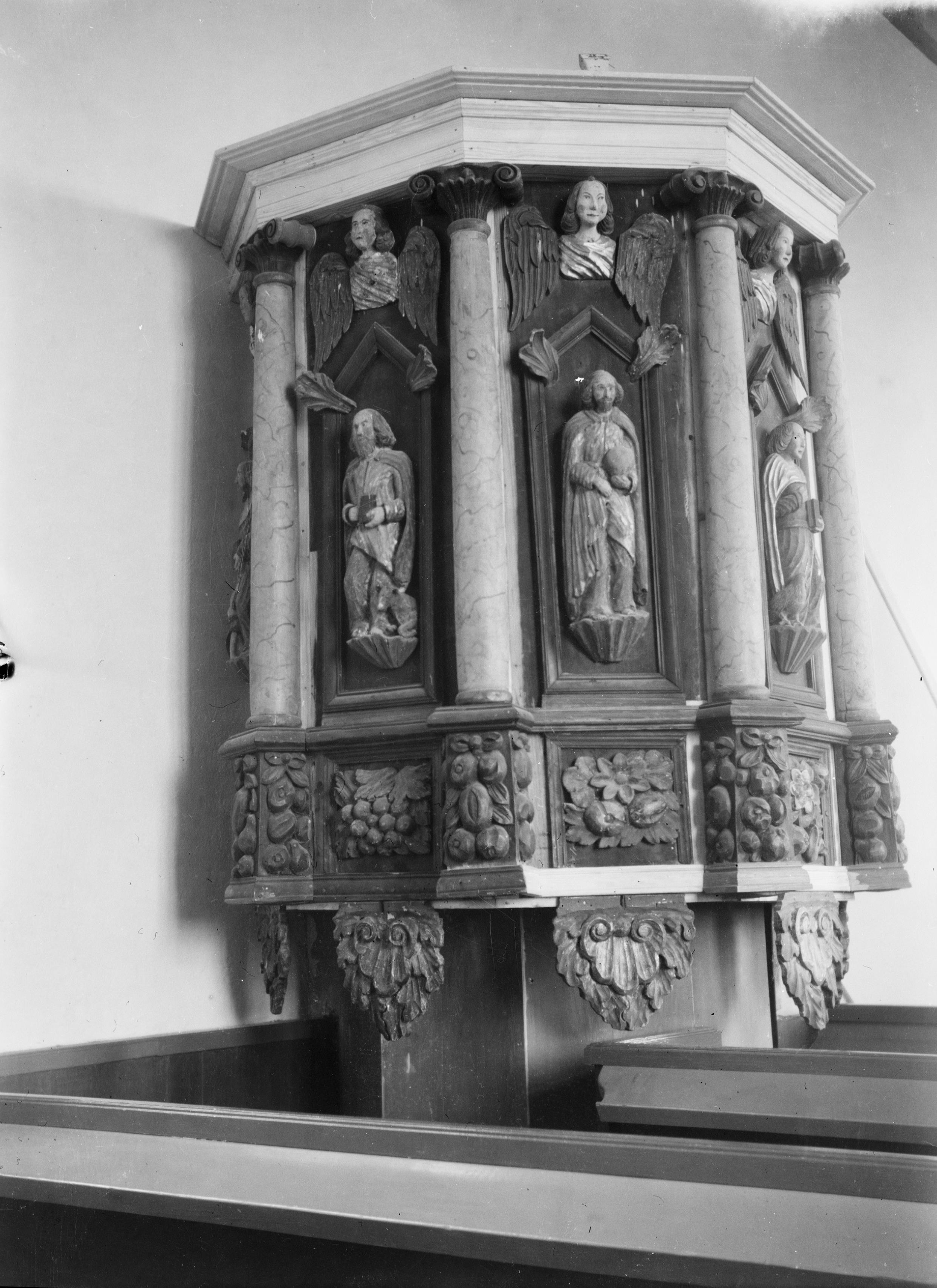 Olle Hellström, Hovs kyrka