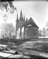 Husaby kyrka