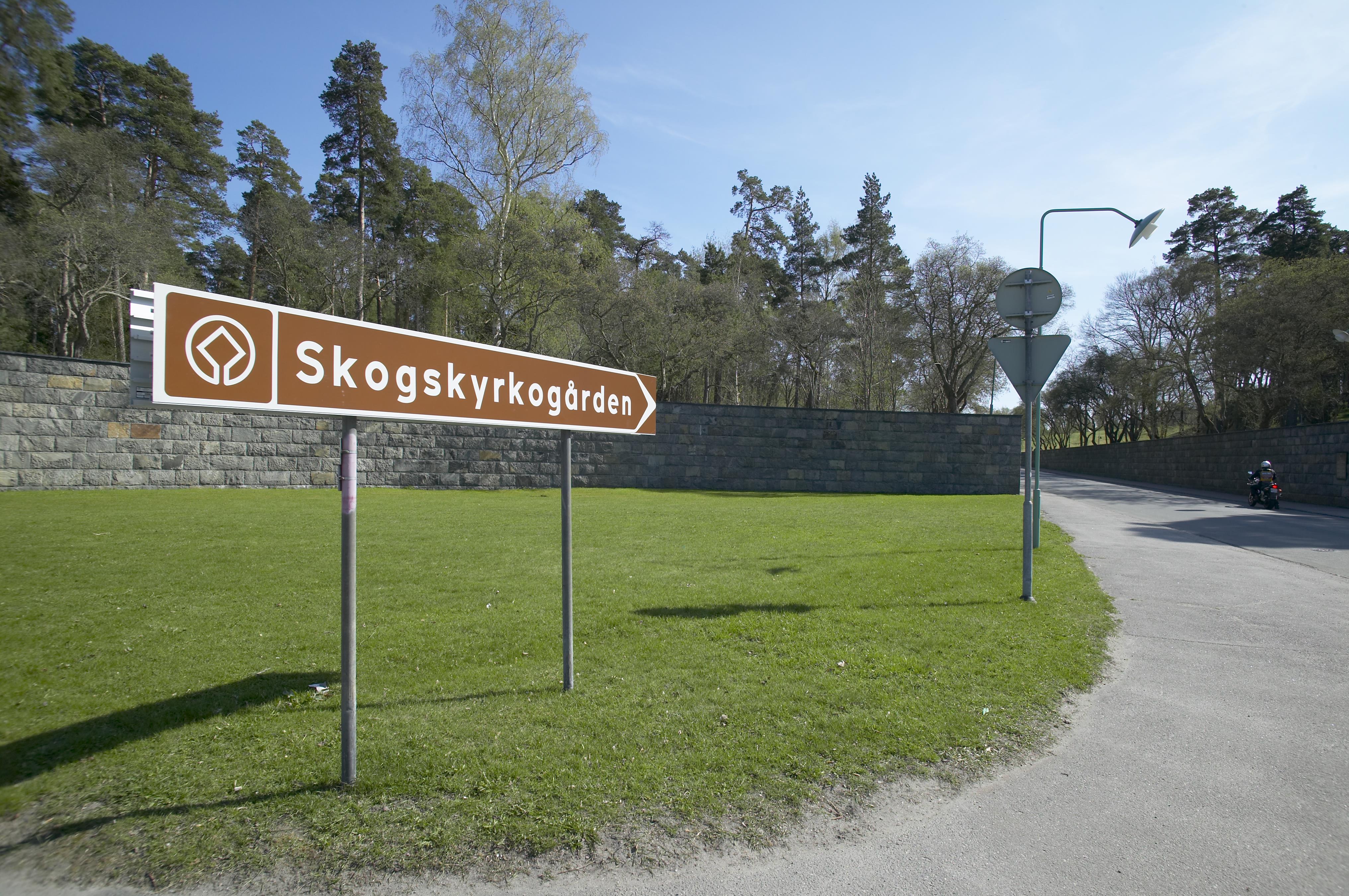 Bengt A Lundberg, Skogskyrkogården