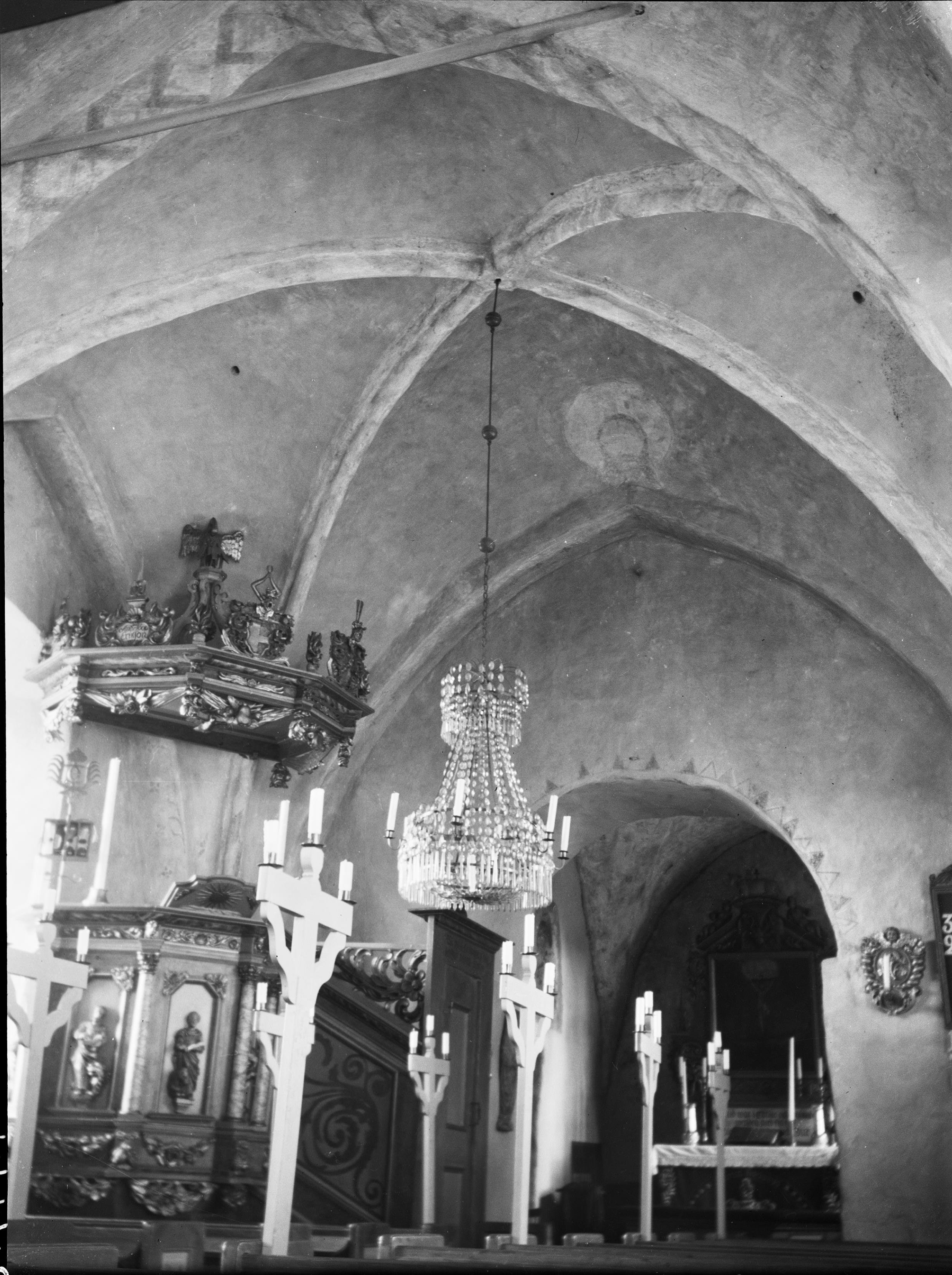 Olle Hellström, Lindärva kyrka