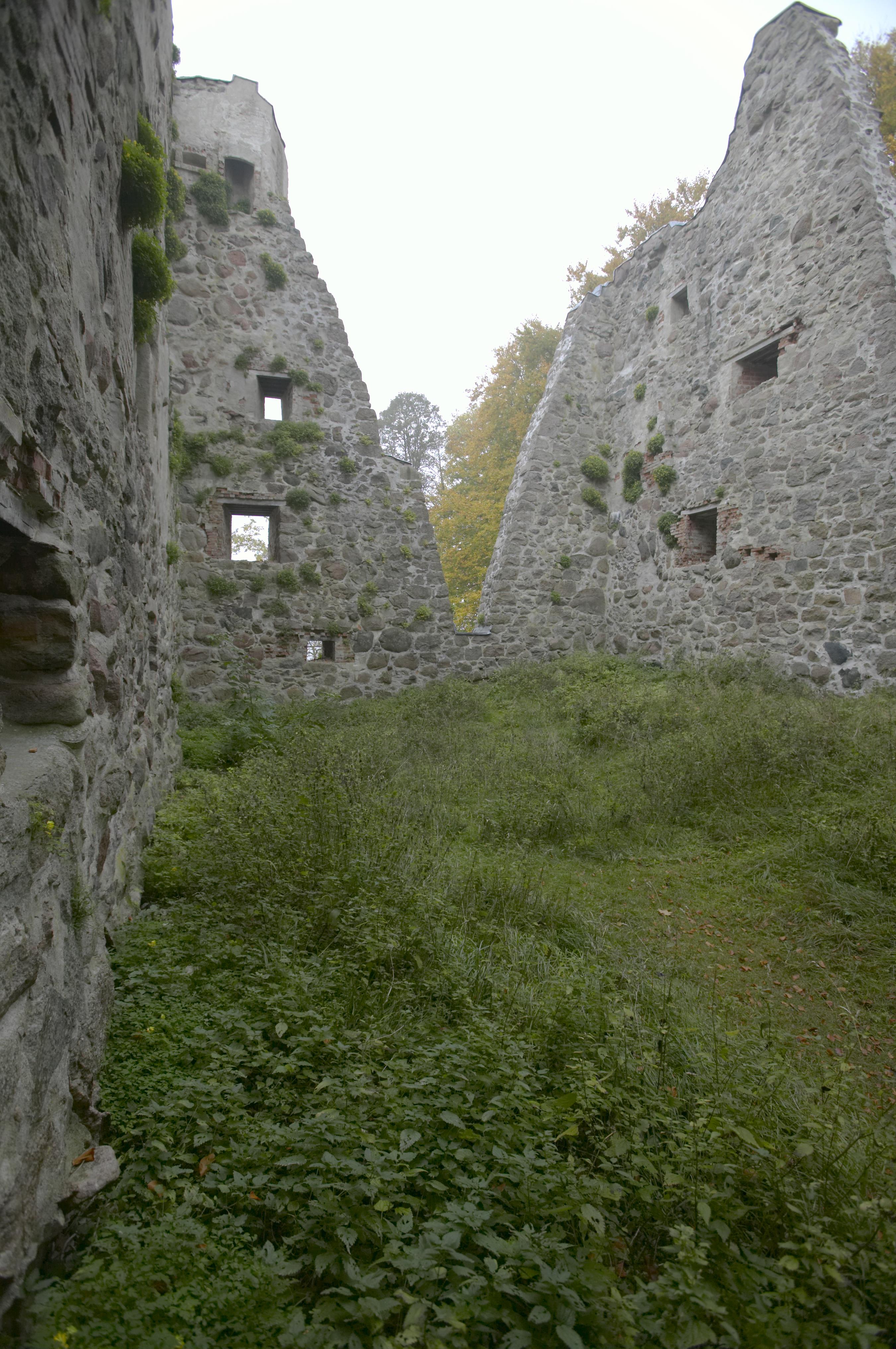 Bengt A Lundberg, Bergkvara slottsruin