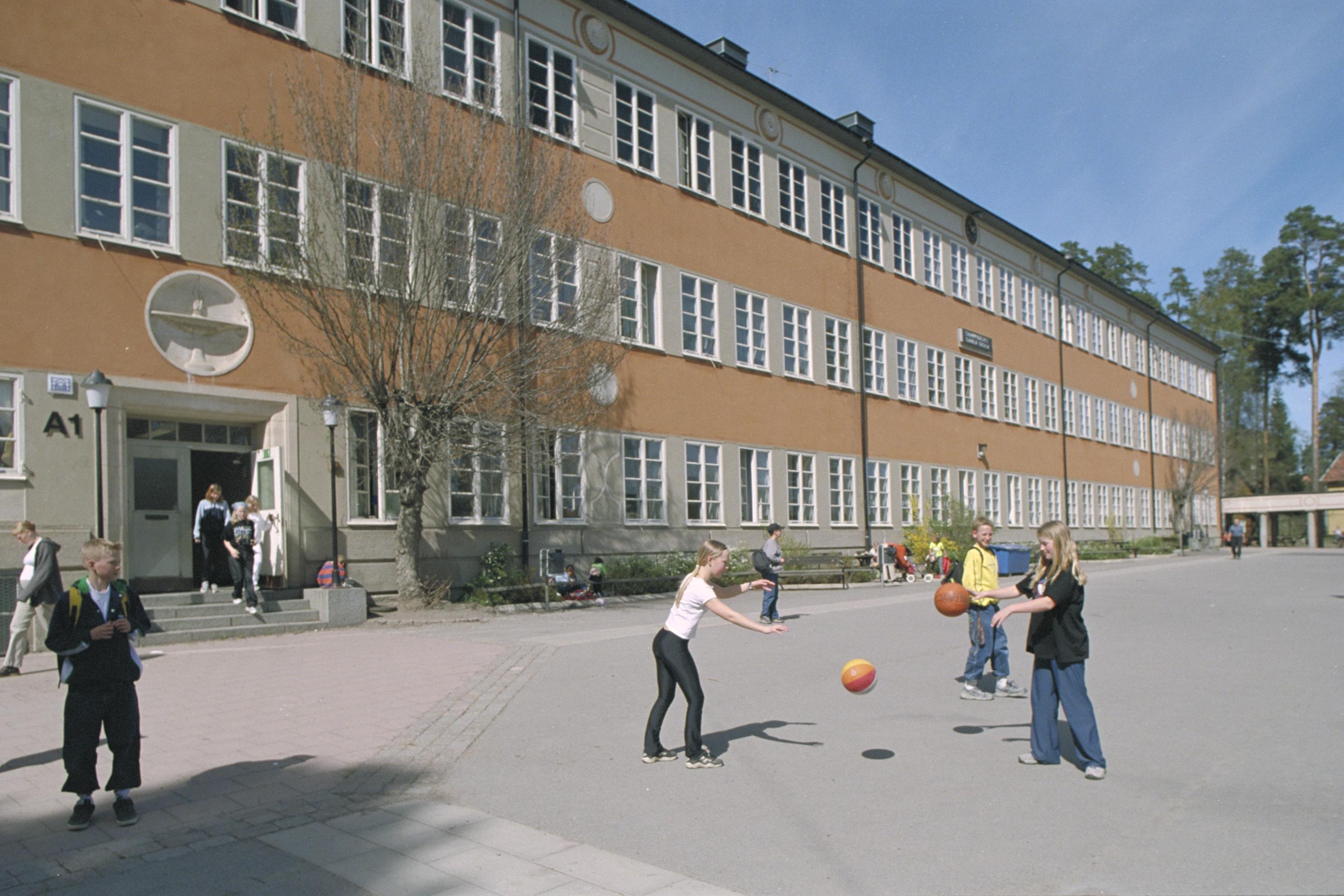 Bengt A Lundberg, Skarpnäcks gamla skola