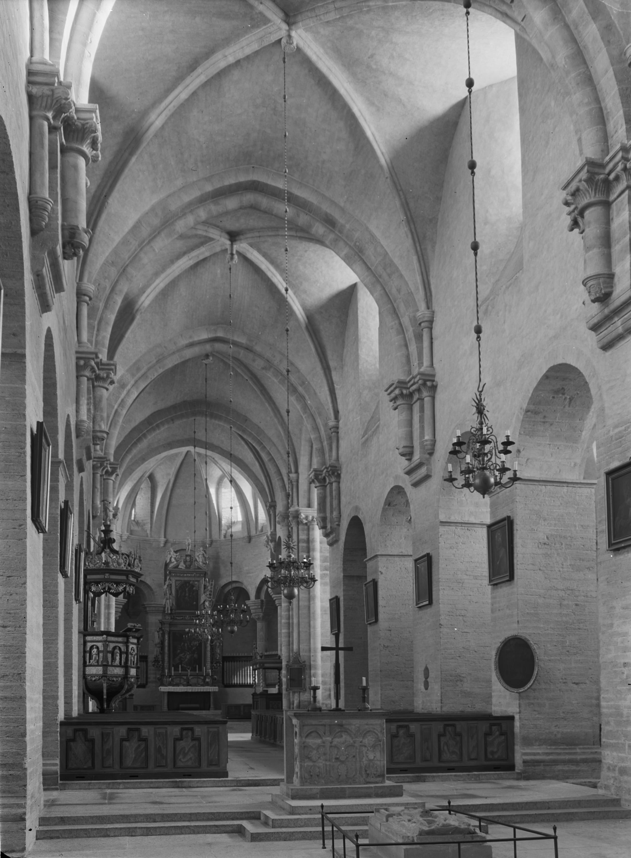 Iwar Anderson, Varnhems klosterkyrka