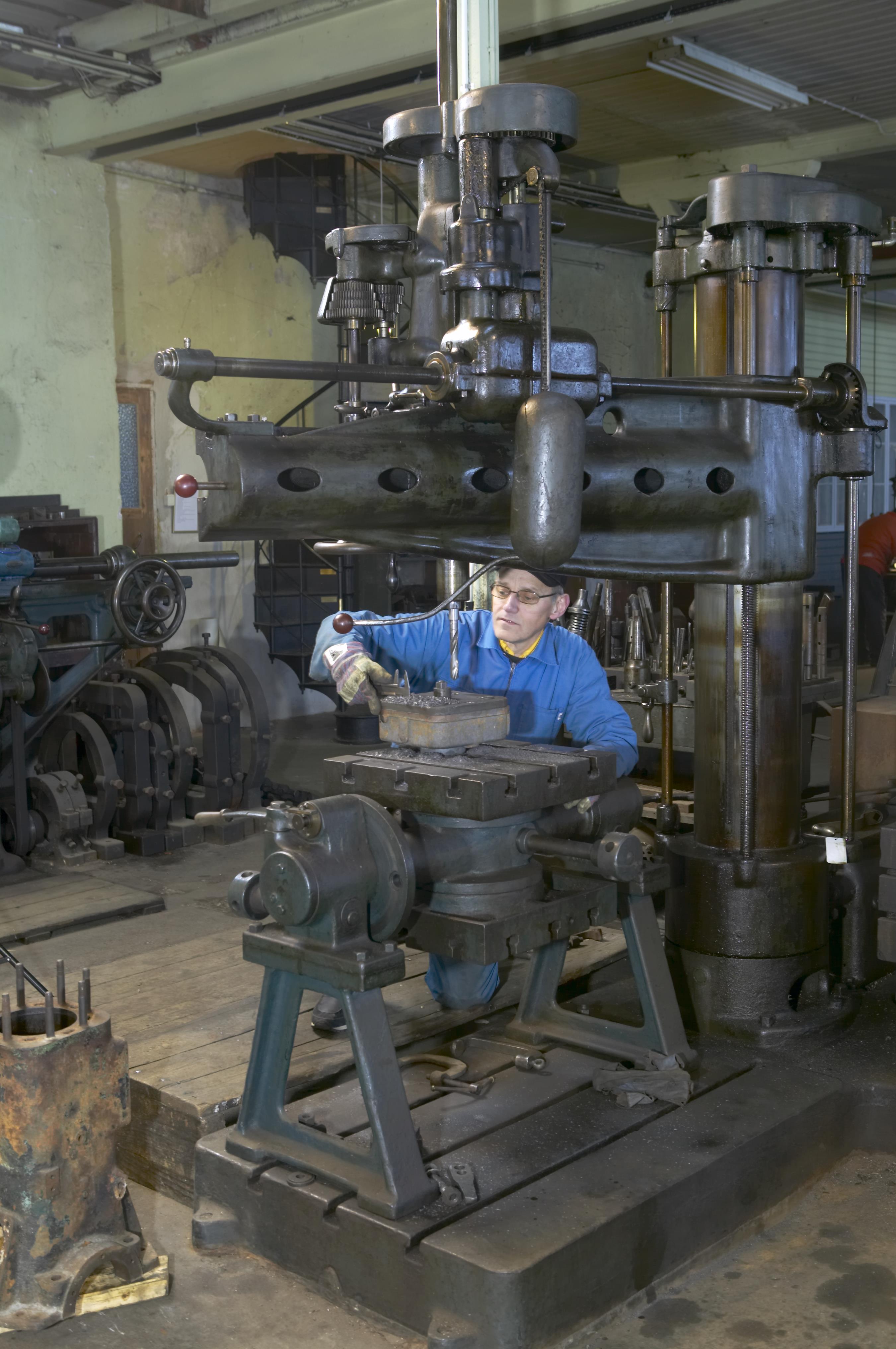 Bengt A Lundberg, Pythagoras motorfabrik