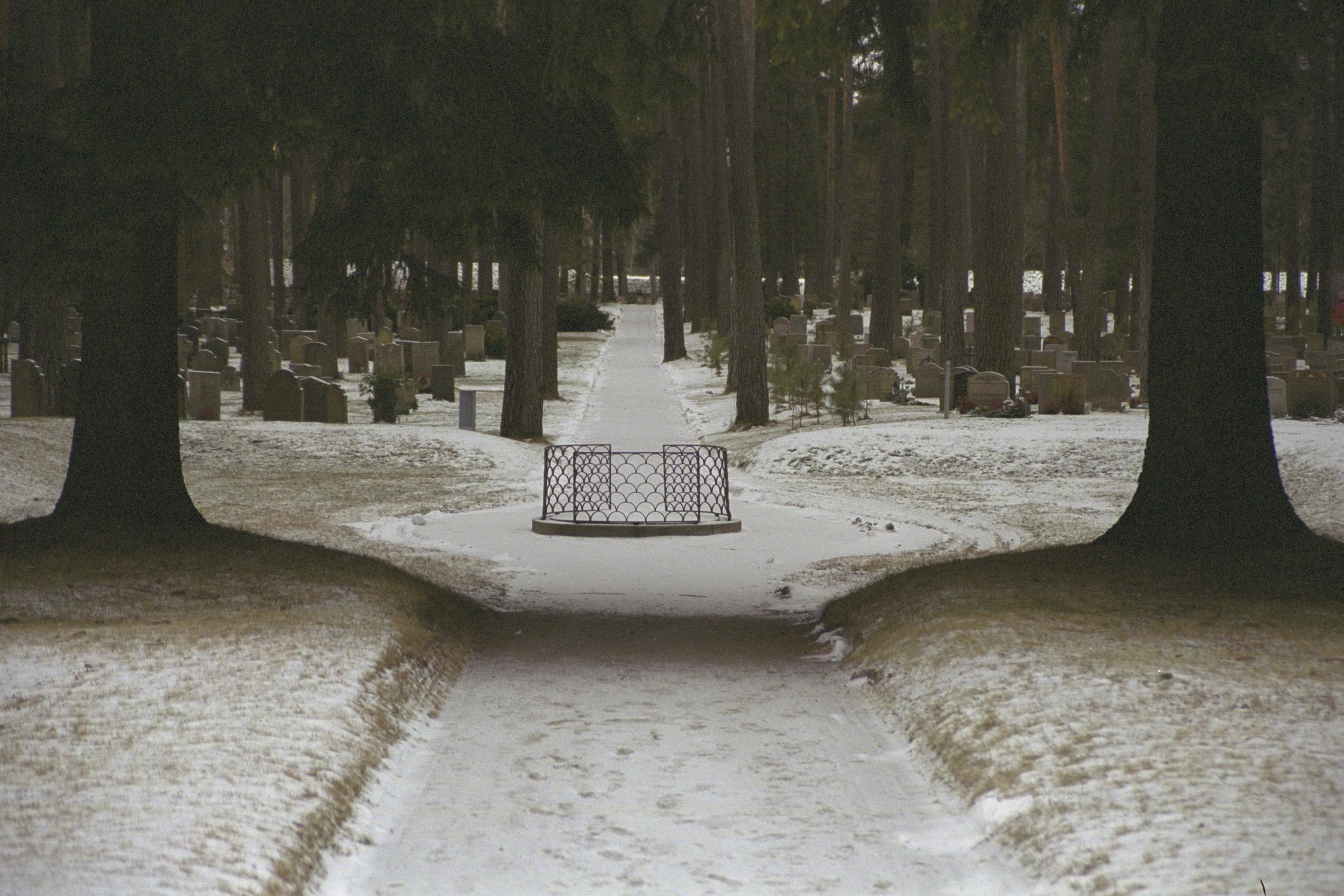 Bengt A Lundberg, Skogskyrkogården