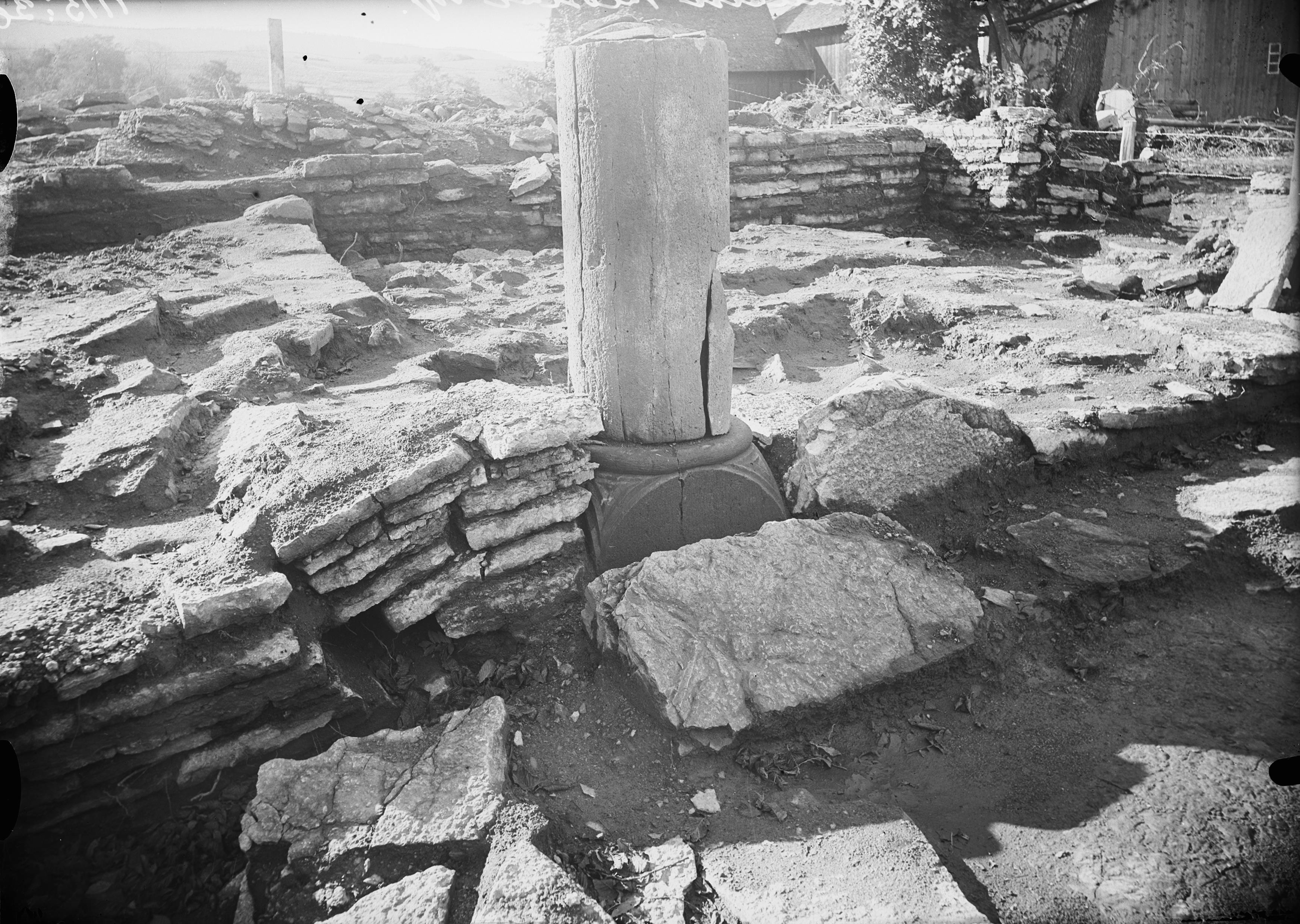 Axel Forssén, Varnhems klosterruin