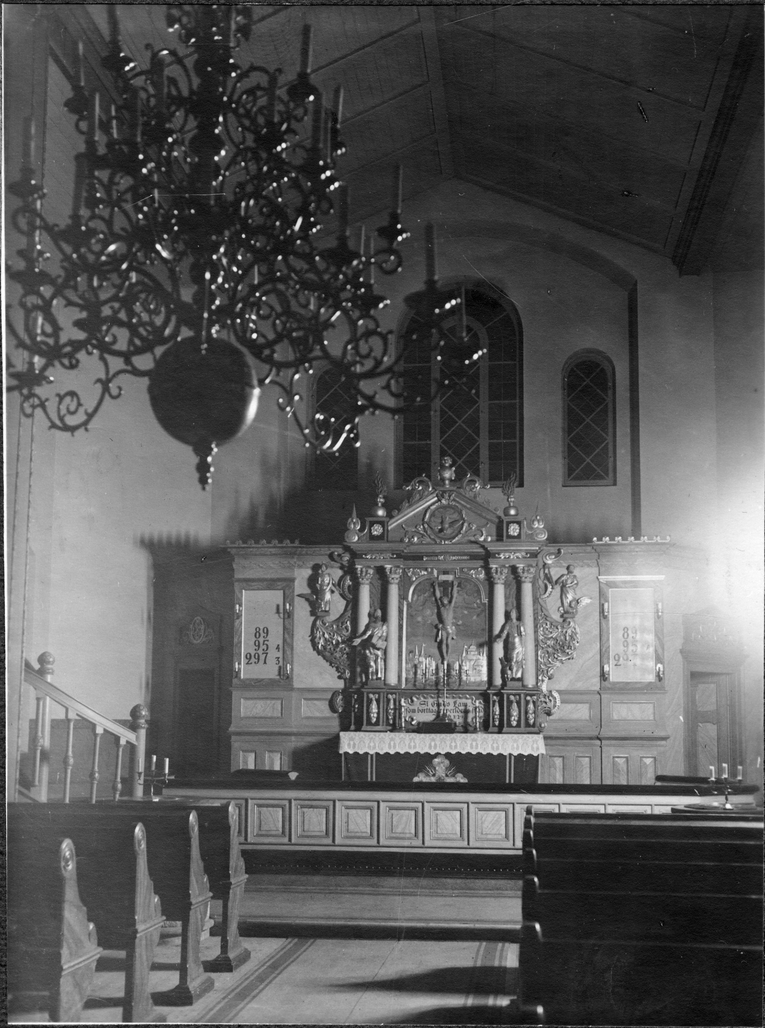 Adolf Niklasson, Håle-Tängs kyrka