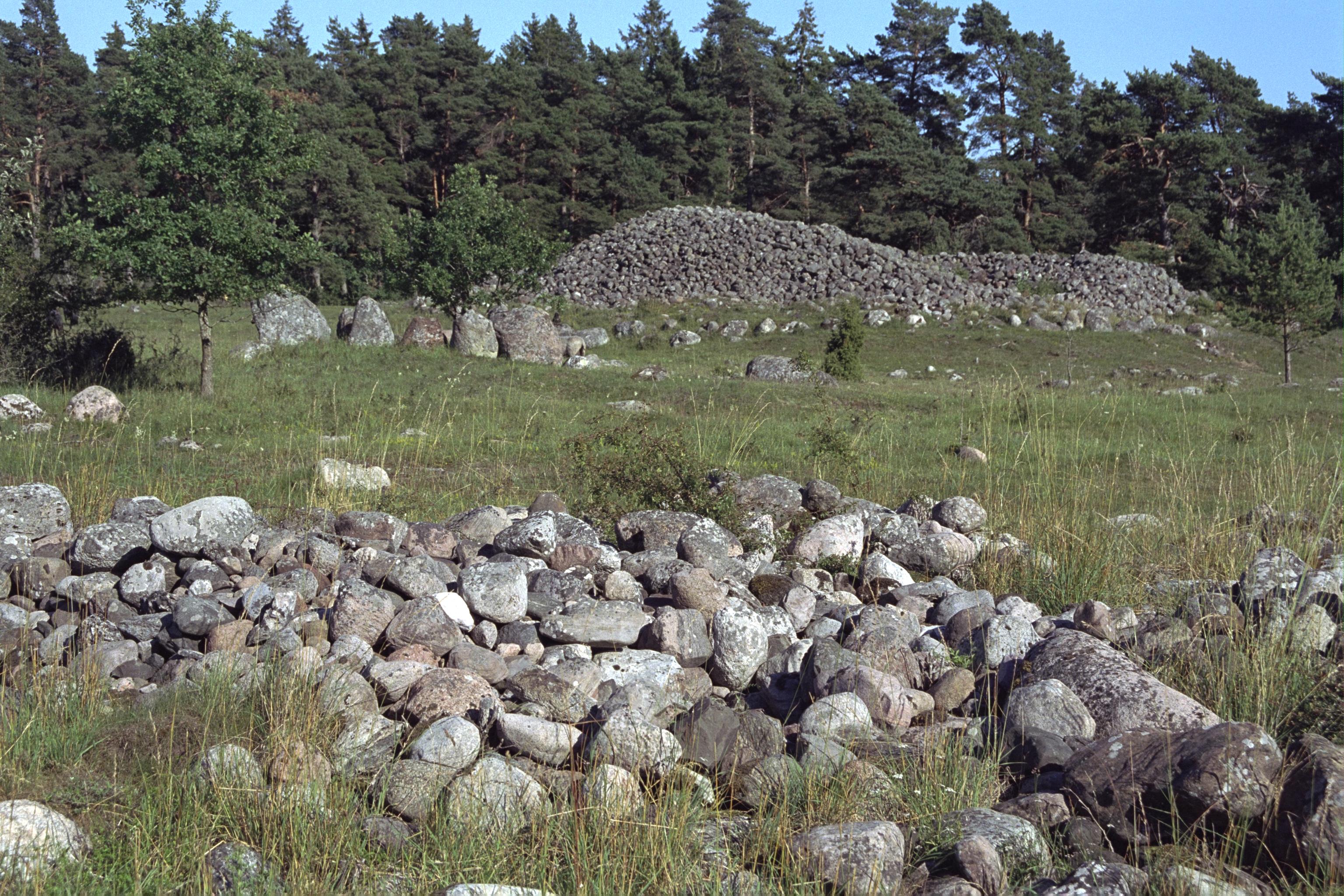 Bengt A Lundberg, Gålrums gravfält