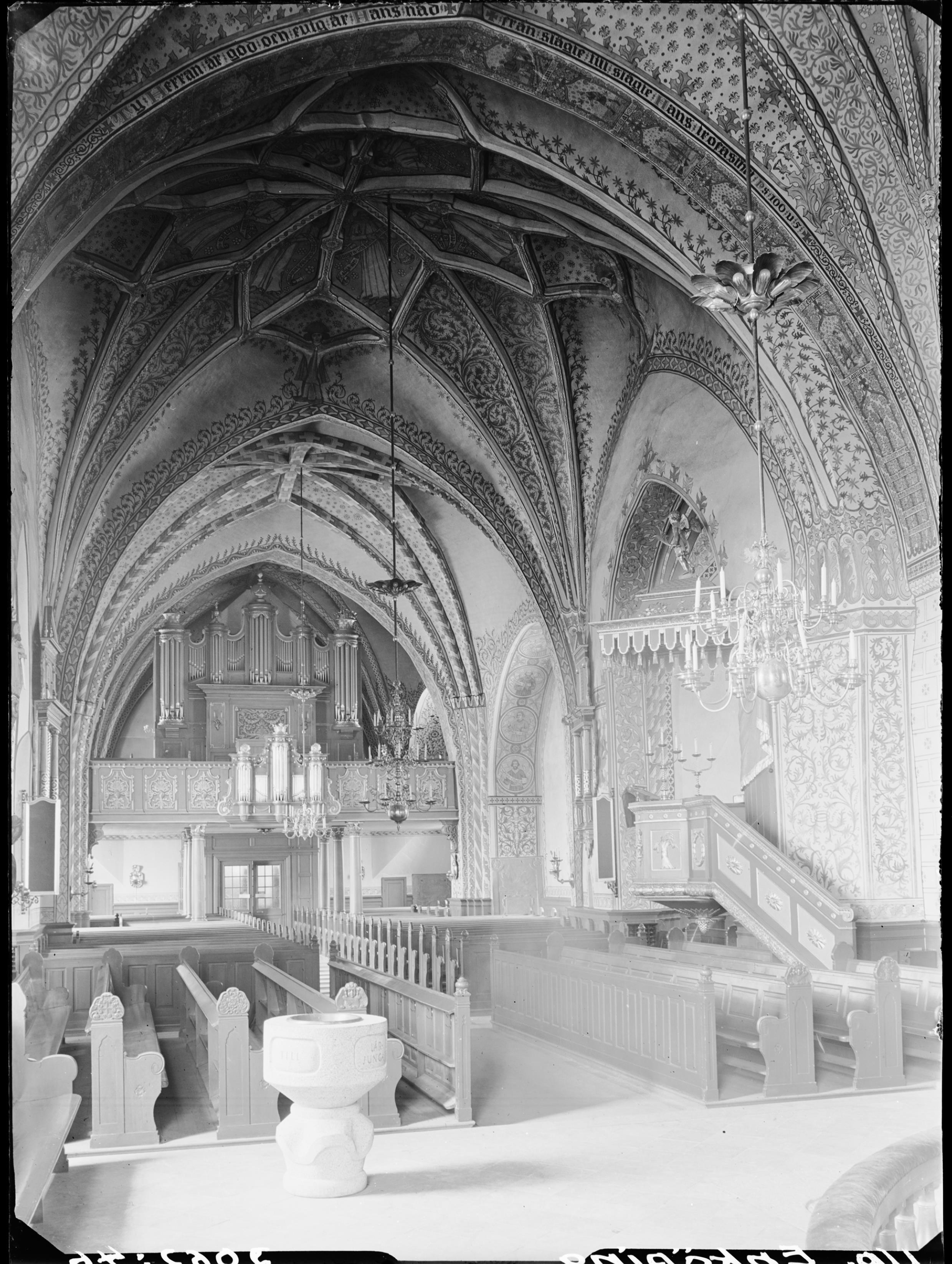 Iwar Anderson, Vårfrukyrkan