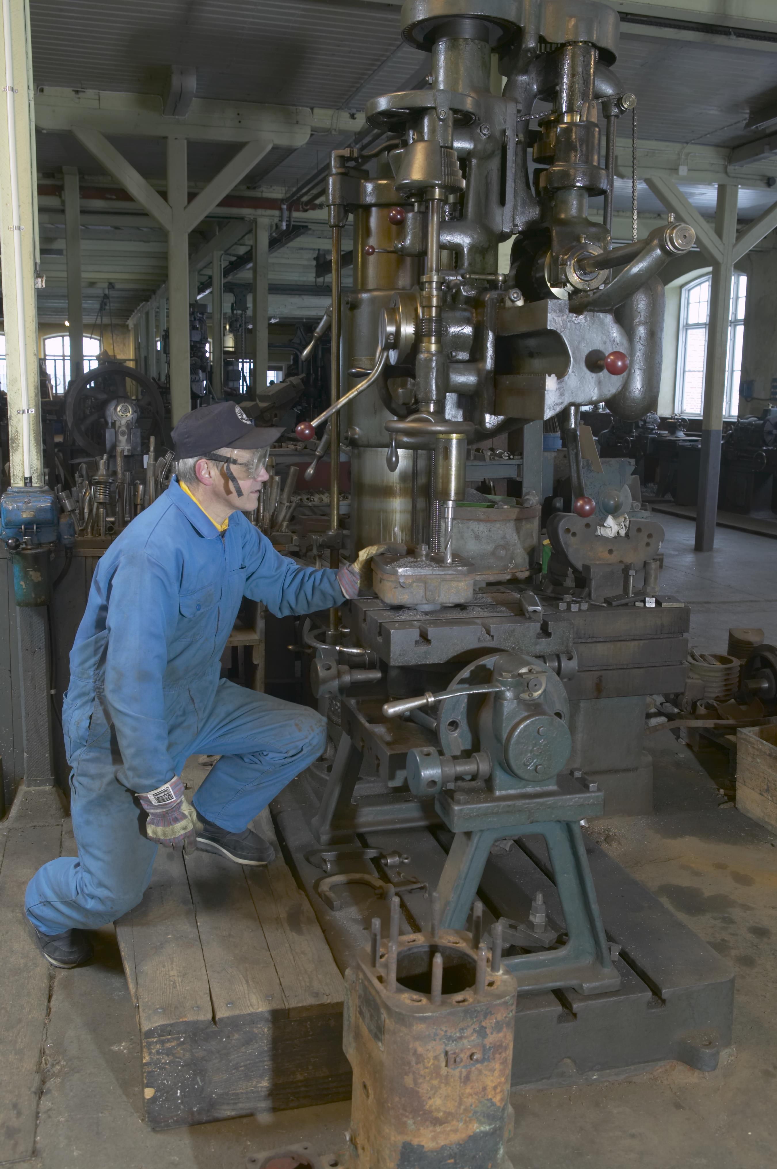 Bengt A Lundberg, Pythagoras motorfabrik