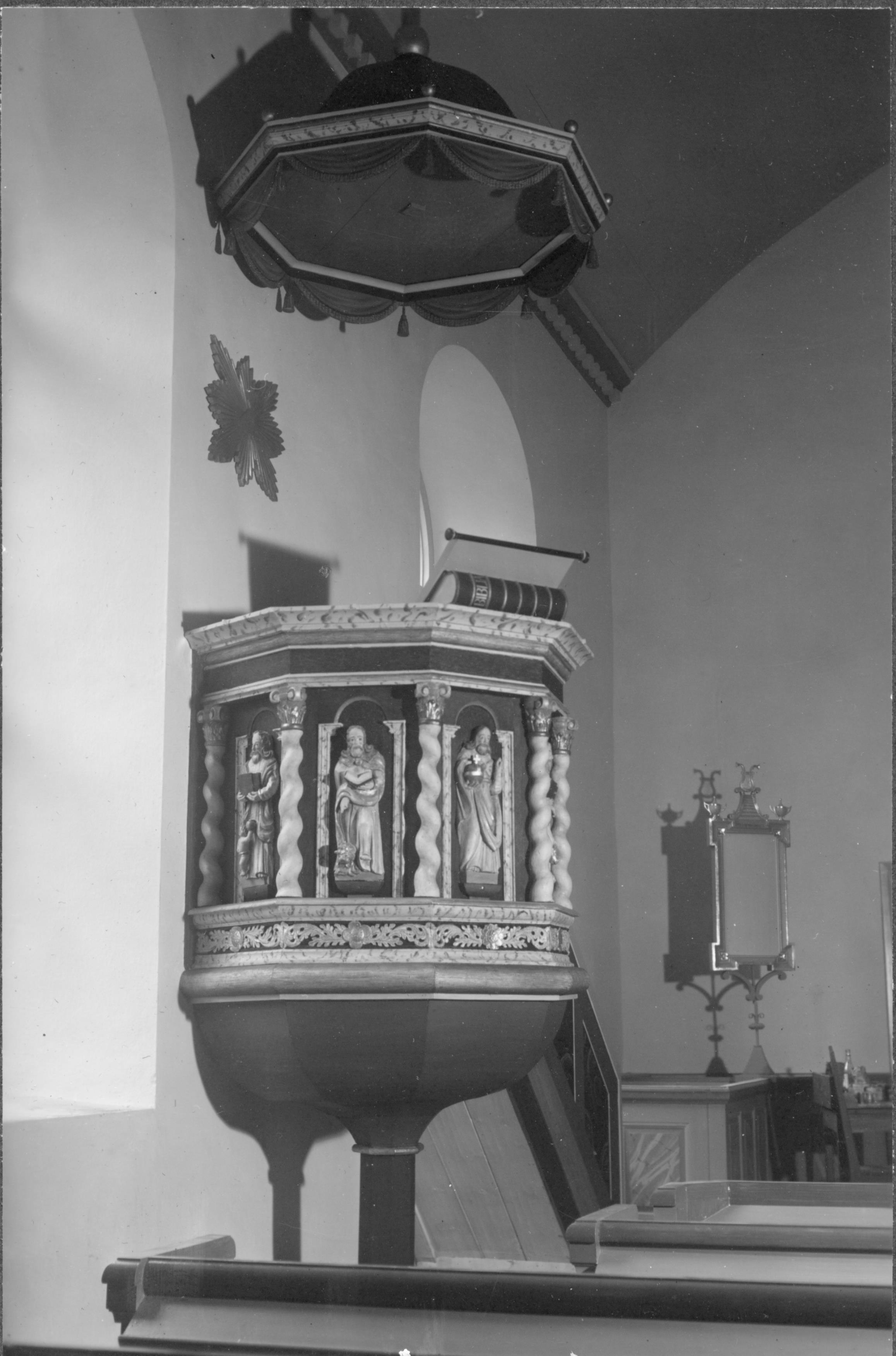Thorbjörn Engblad, Hössna kyrka