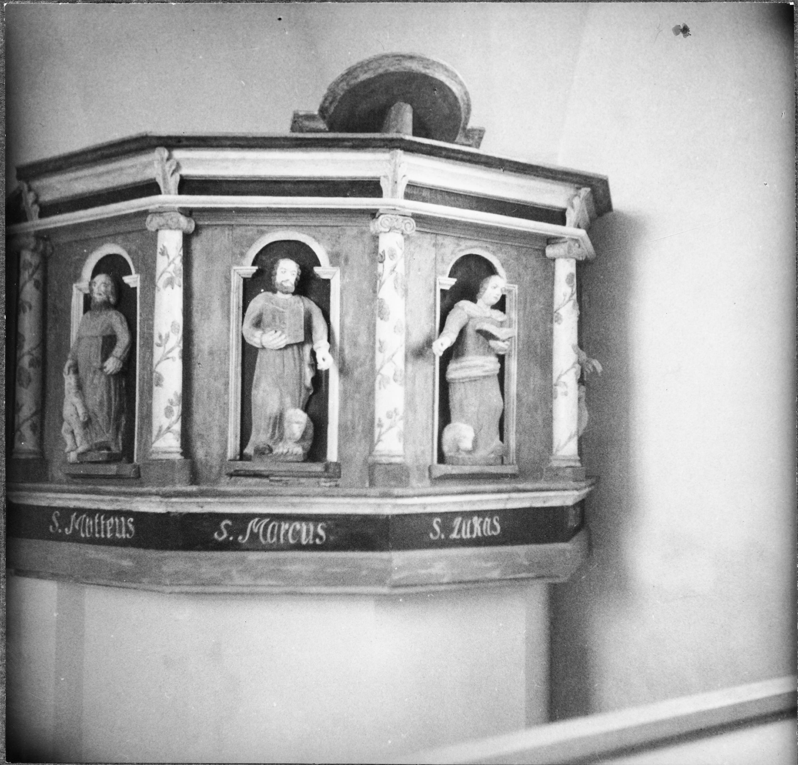 Olle Hellström, Högstena kyrka