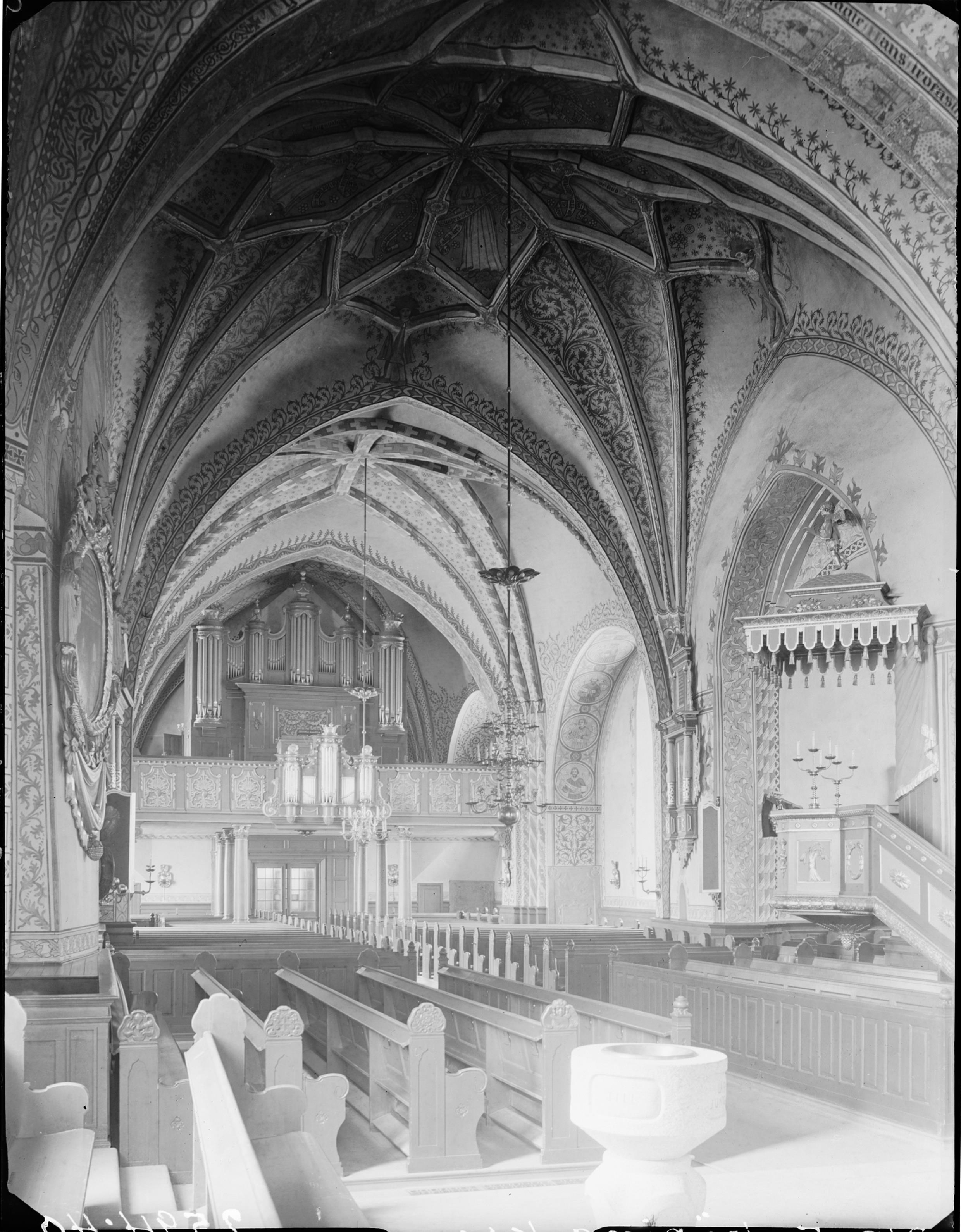 Iwar Anderson, Vårfrukyrkan