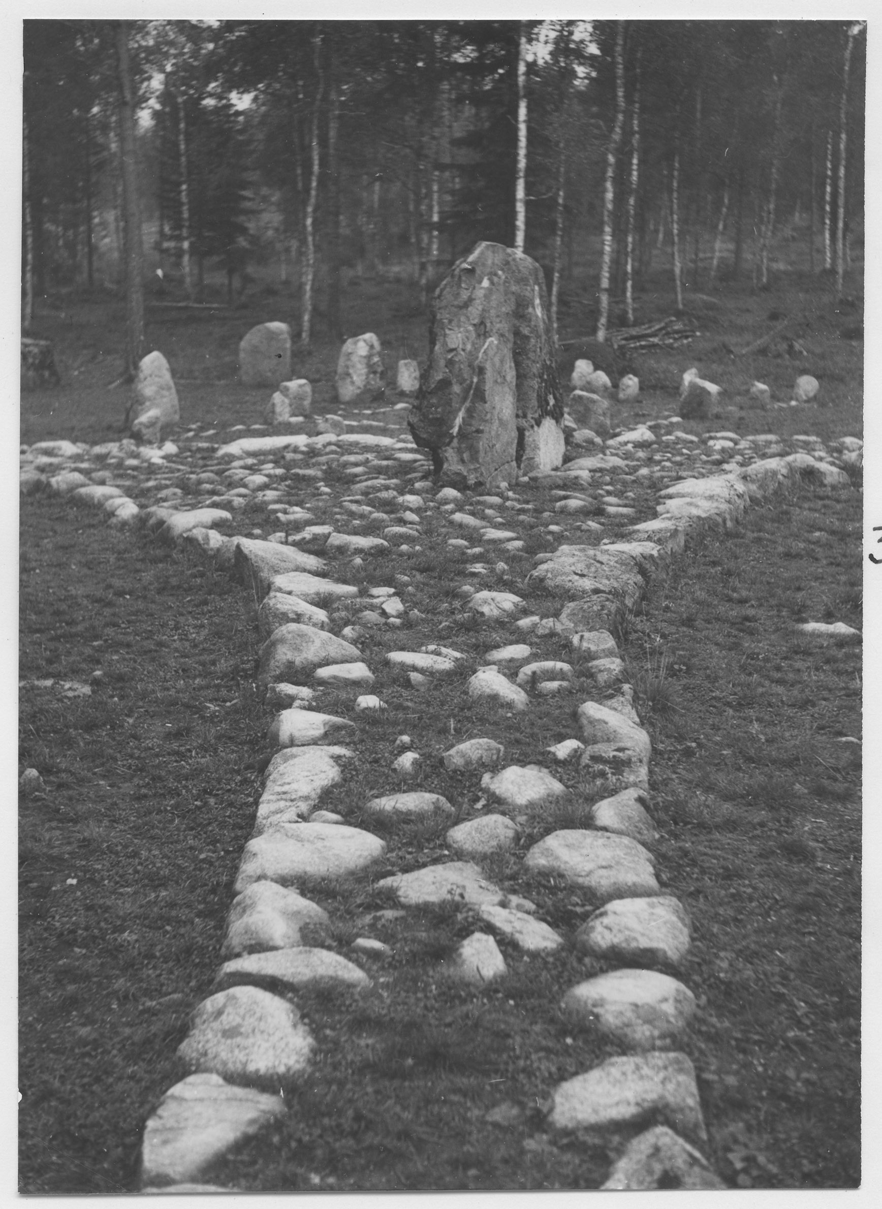 Mårten Sjöbeck, Fagertofta, gravfält med treuddig stensättning