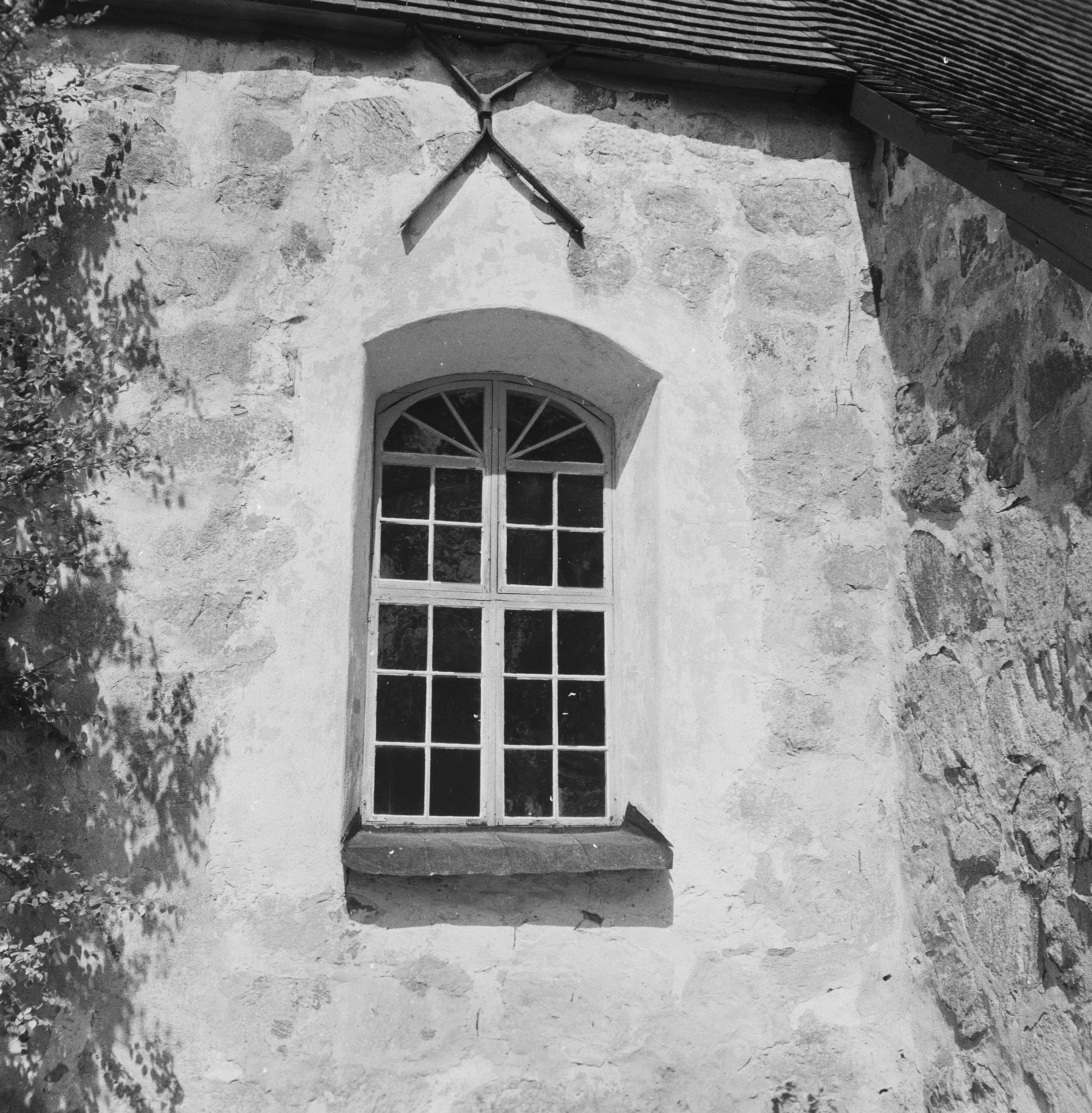 Nils Lagergren, Rö kyrka