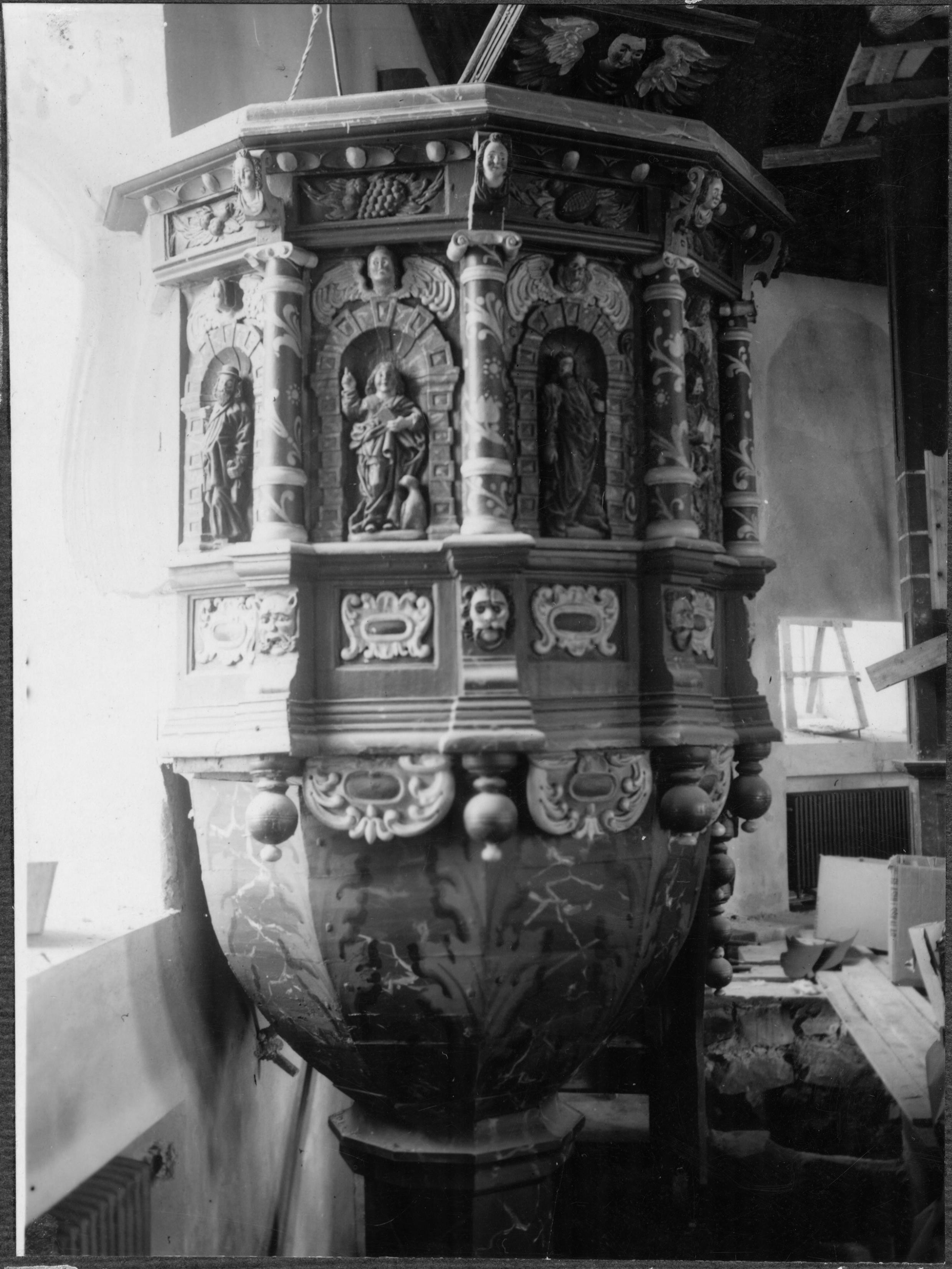 Olle Hellström, Västra Tunhems kyrka